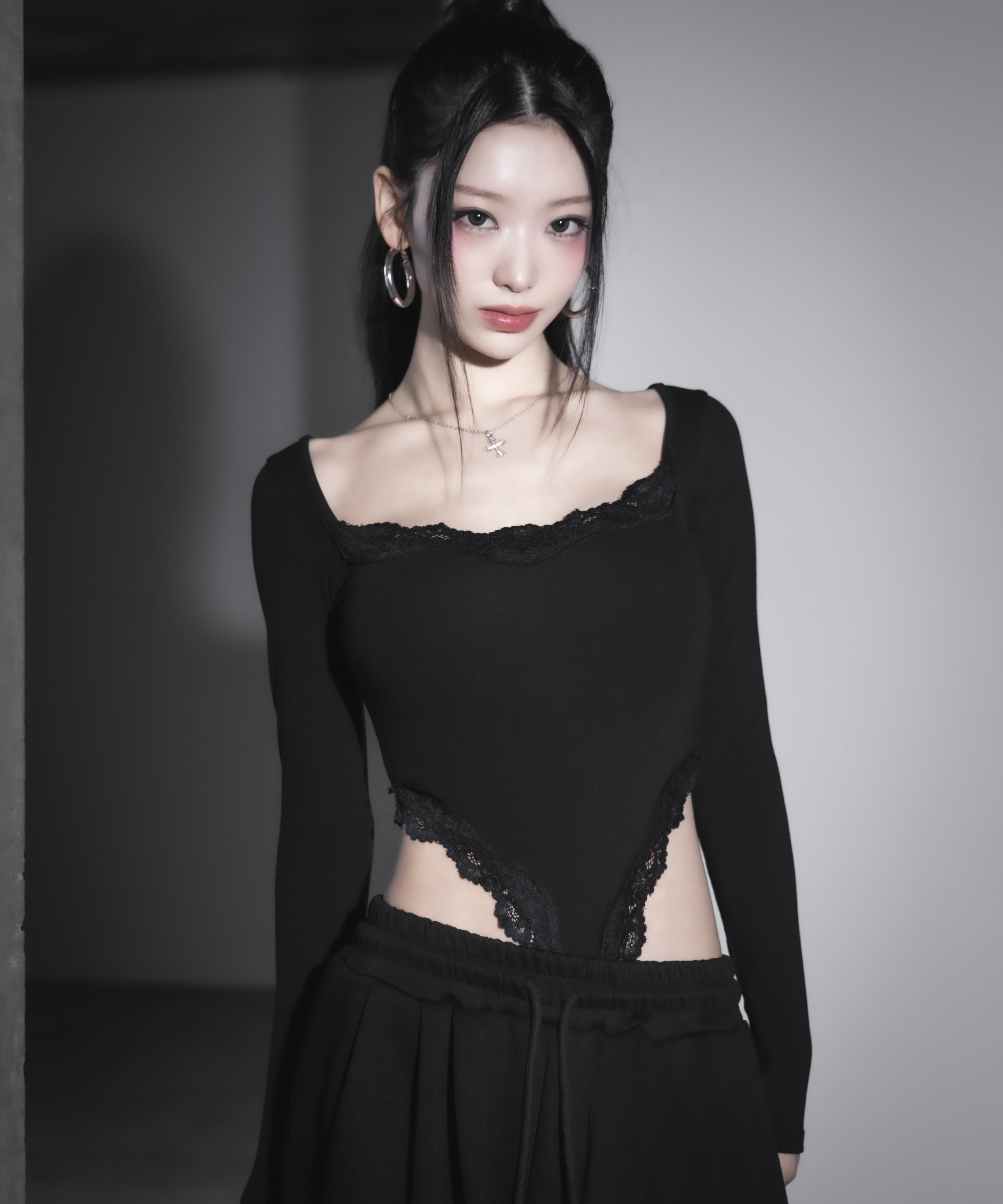 【 2color 】カットアウトレースポイントボディスーツトップス /cutout lace point bodysuit tops