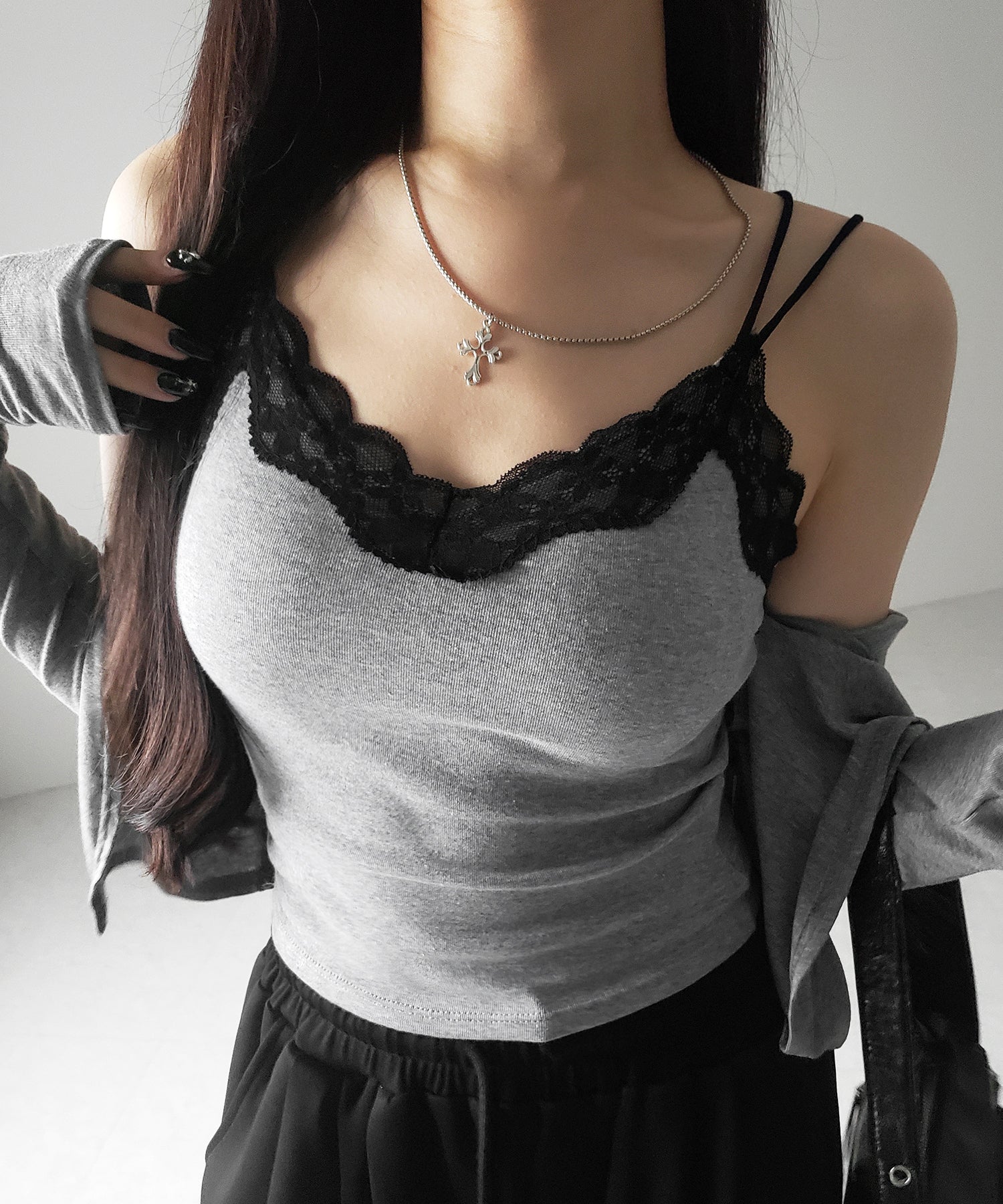 【 新色ピンク追加!カップ付き 】配色レースクロップドリブキャミソール / bicolor lace cropped rib camisole