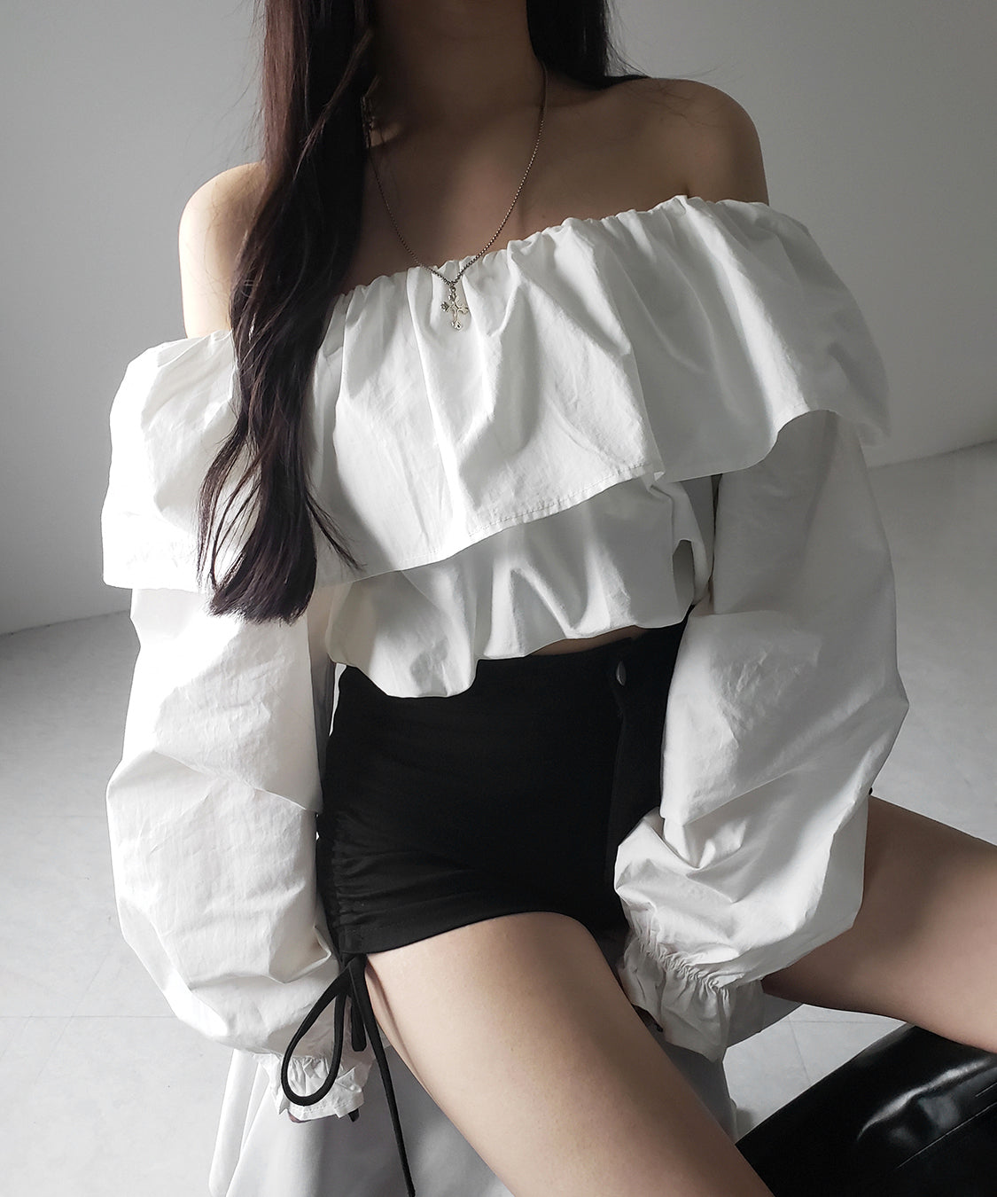 オフショルダーフリルショートブラウス /off shoulder frill short blouse