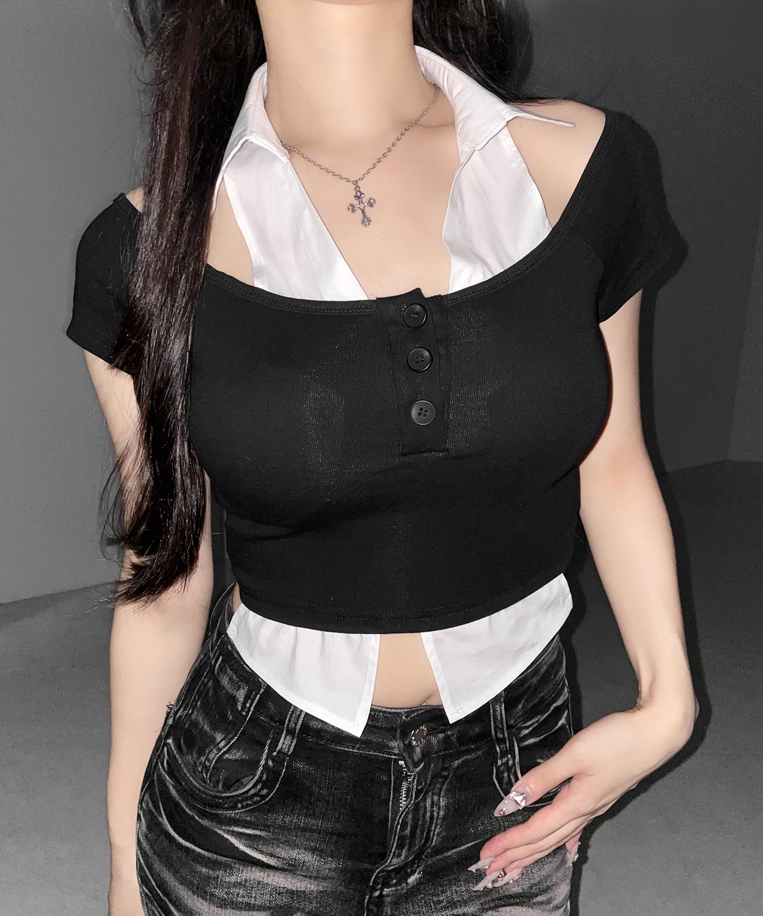 シャツレイヤードヘンリーネックカットアウトトップス / shirt layered henlyneck cutout tops