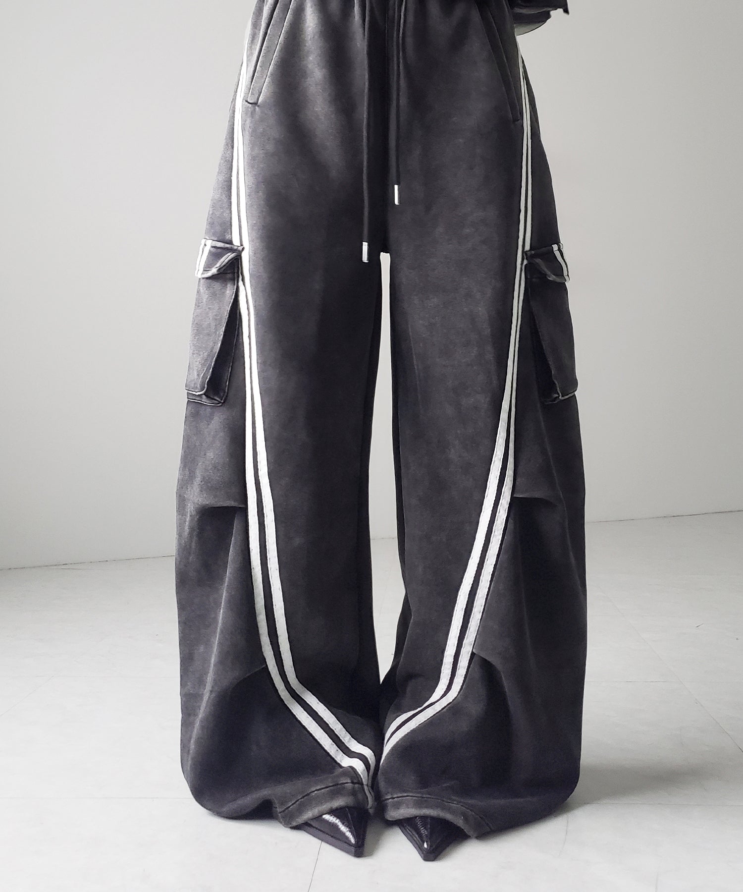 【 裾絞り可能2WAY 】ピグメントヴィンテージサイドラインタックワイドスウェットパンツ / pigment vintage sideline tuck wide sweatpants