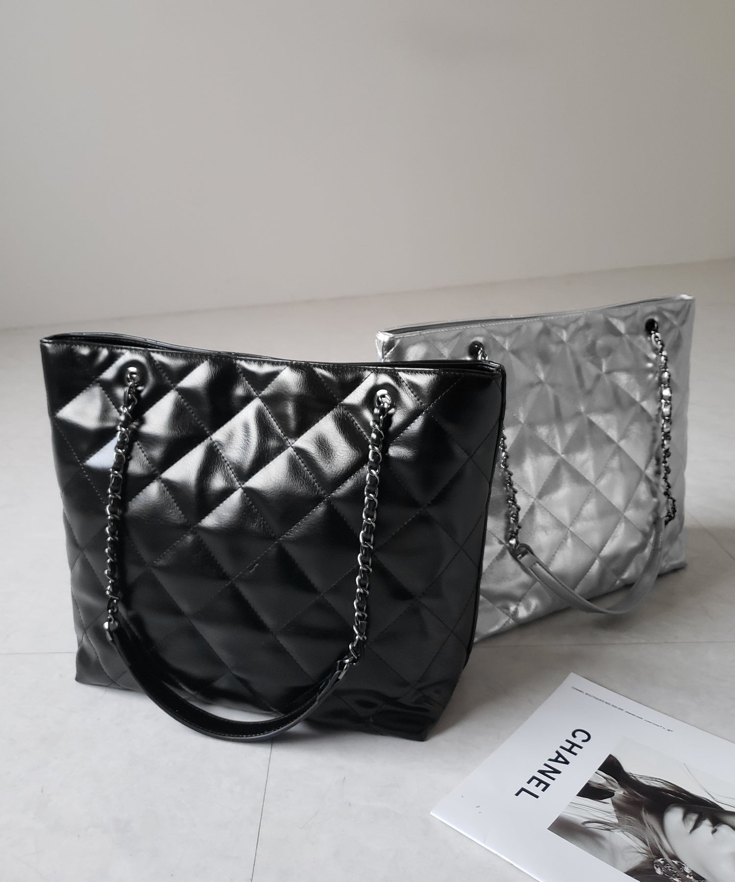 【 A4収納可 】キルティングチェーンスクエアトートショルダーバッグ / quilting chain square tote shoulder bag