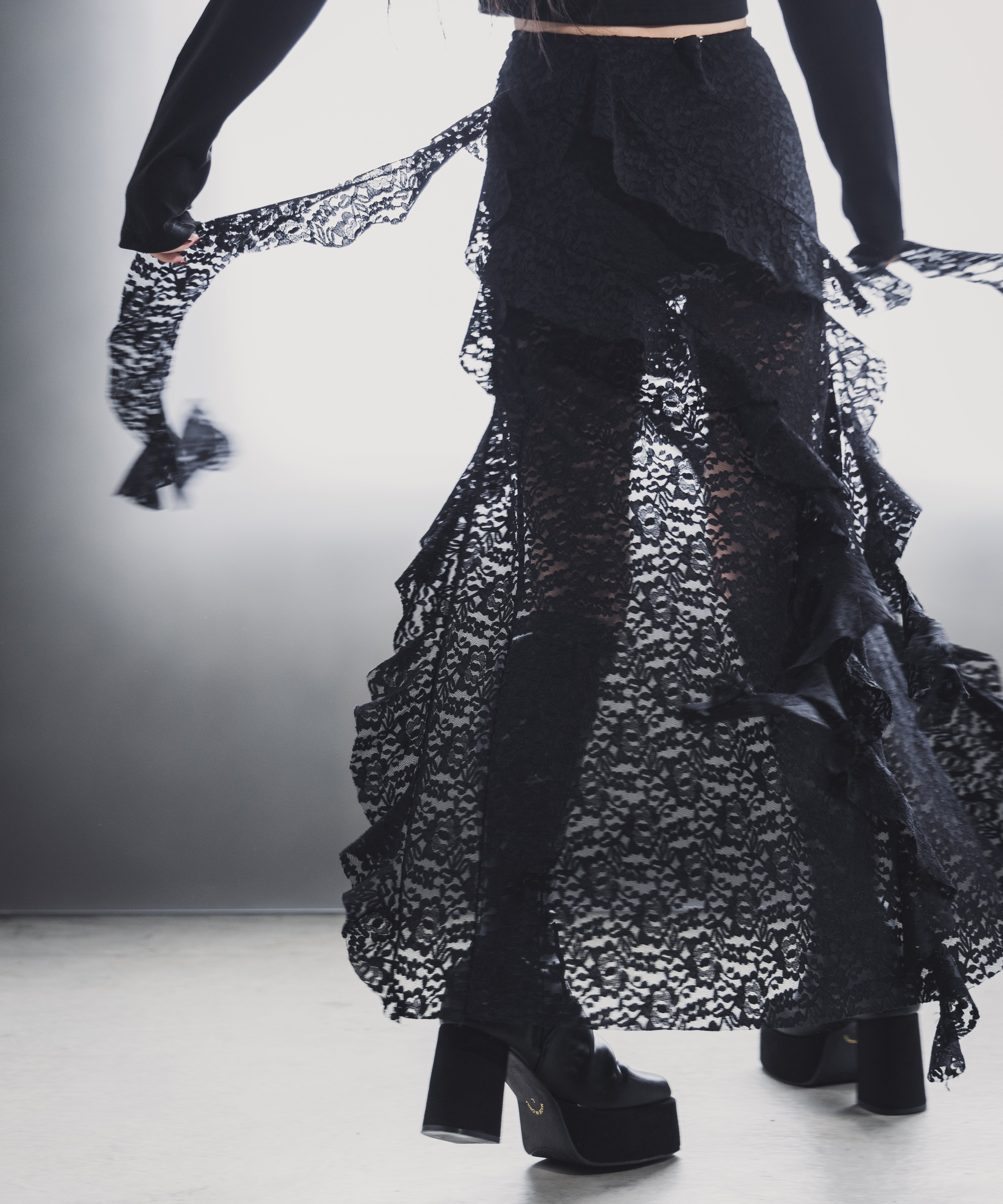 【 裏地付 】アシンメトリーフリルレーススリットロングスカート / asymmetry frill lace slit long skirt