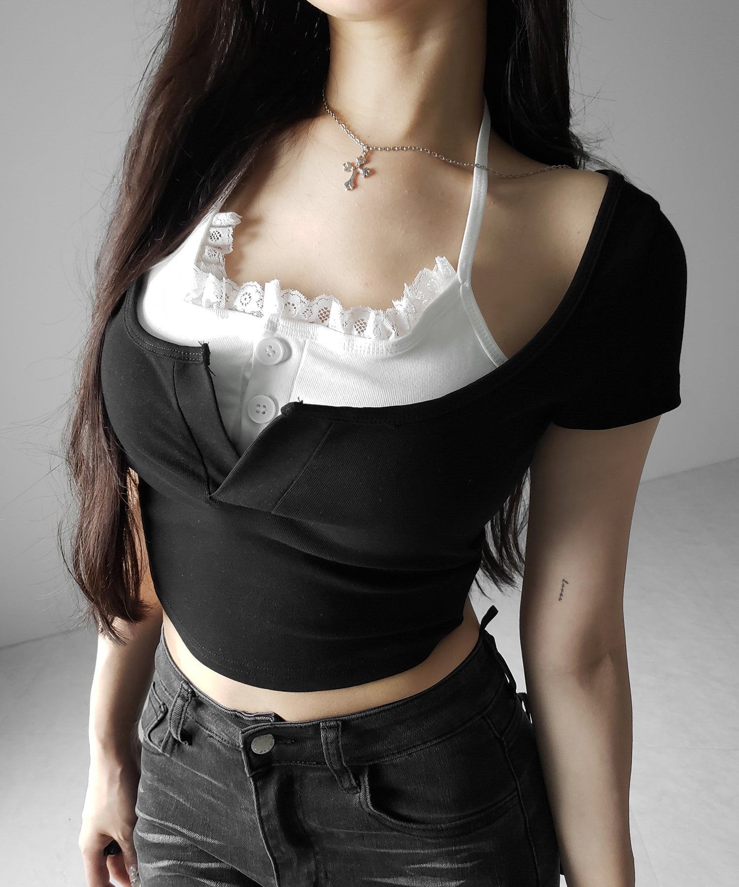 レースレイヤードドッキングスクエアネックTシャツ / Lace layered docking square neck T-shirt