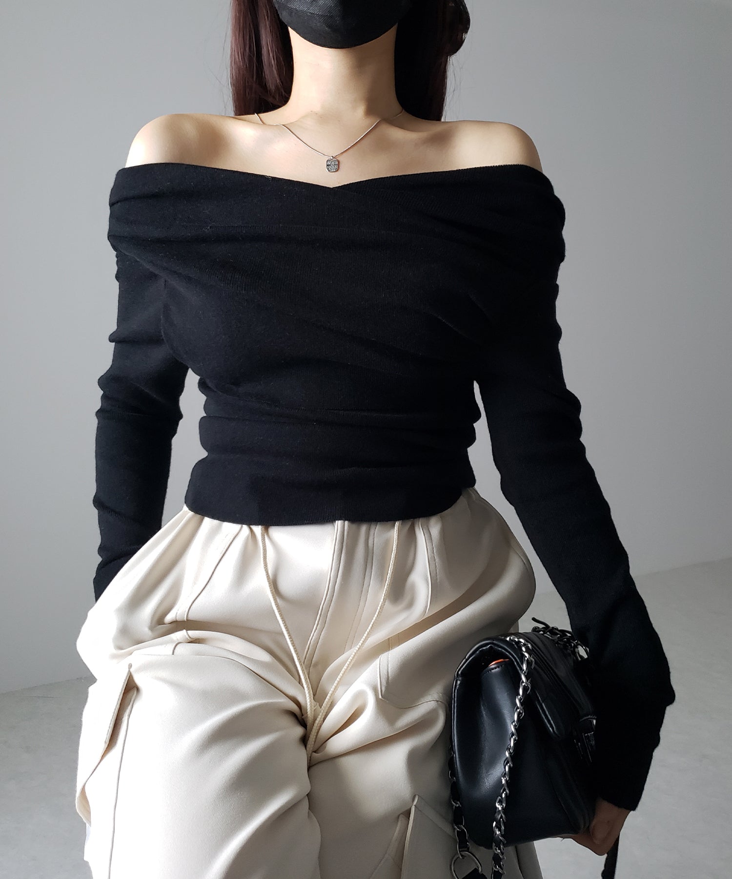 タックデザインドレープオフショルダーリブニット