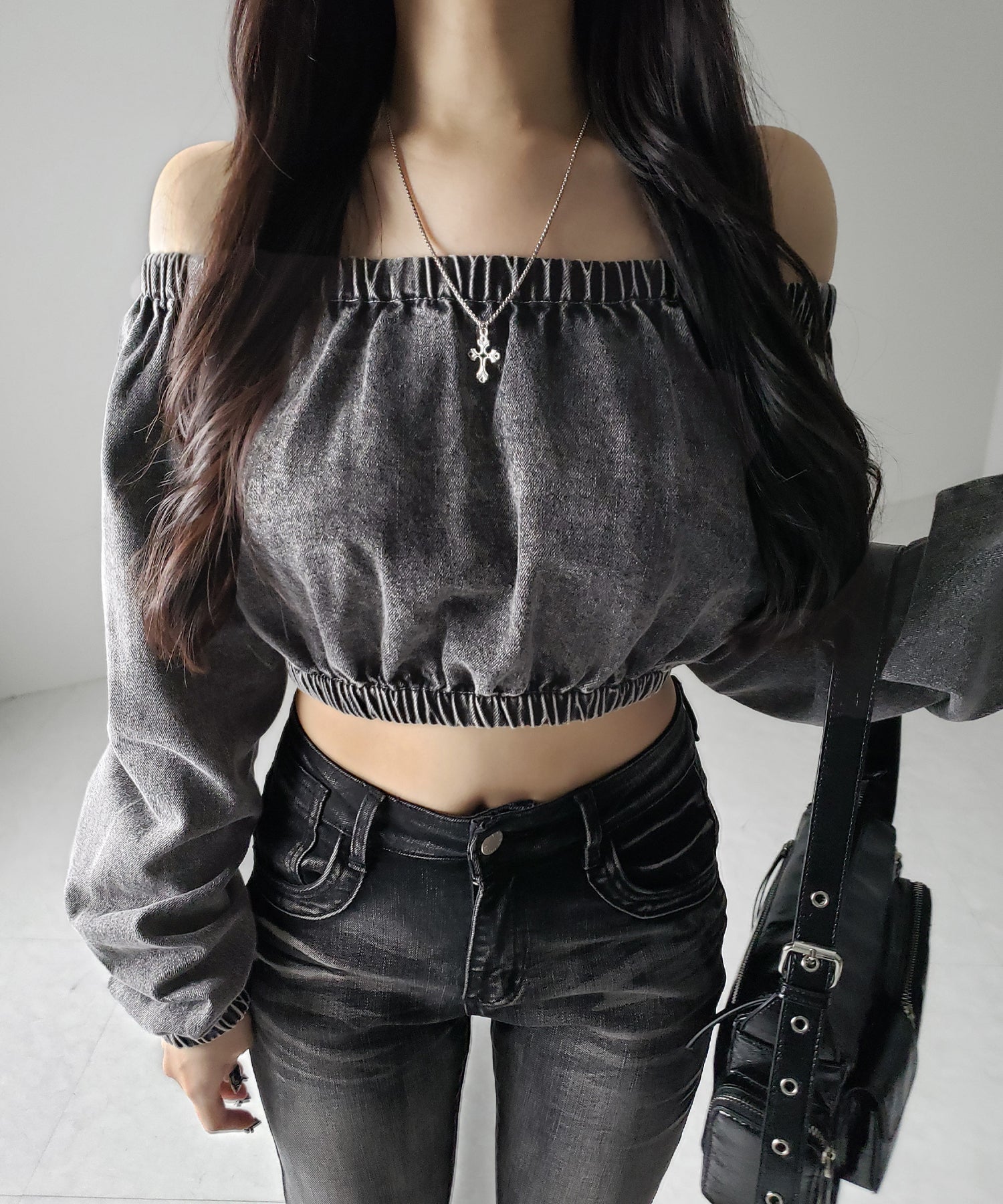 【 2color 】ヴィンテージデニムギャザーオフショルトップス / vintage denim gathered off shoulder tops