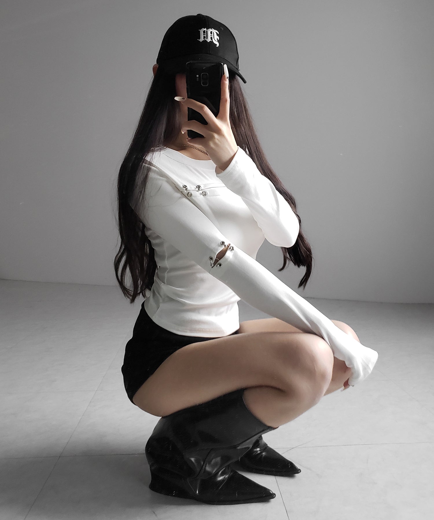 ピアッシングカットアウトスリムロンT/ piercing cutout slim long sleeve T-shirts