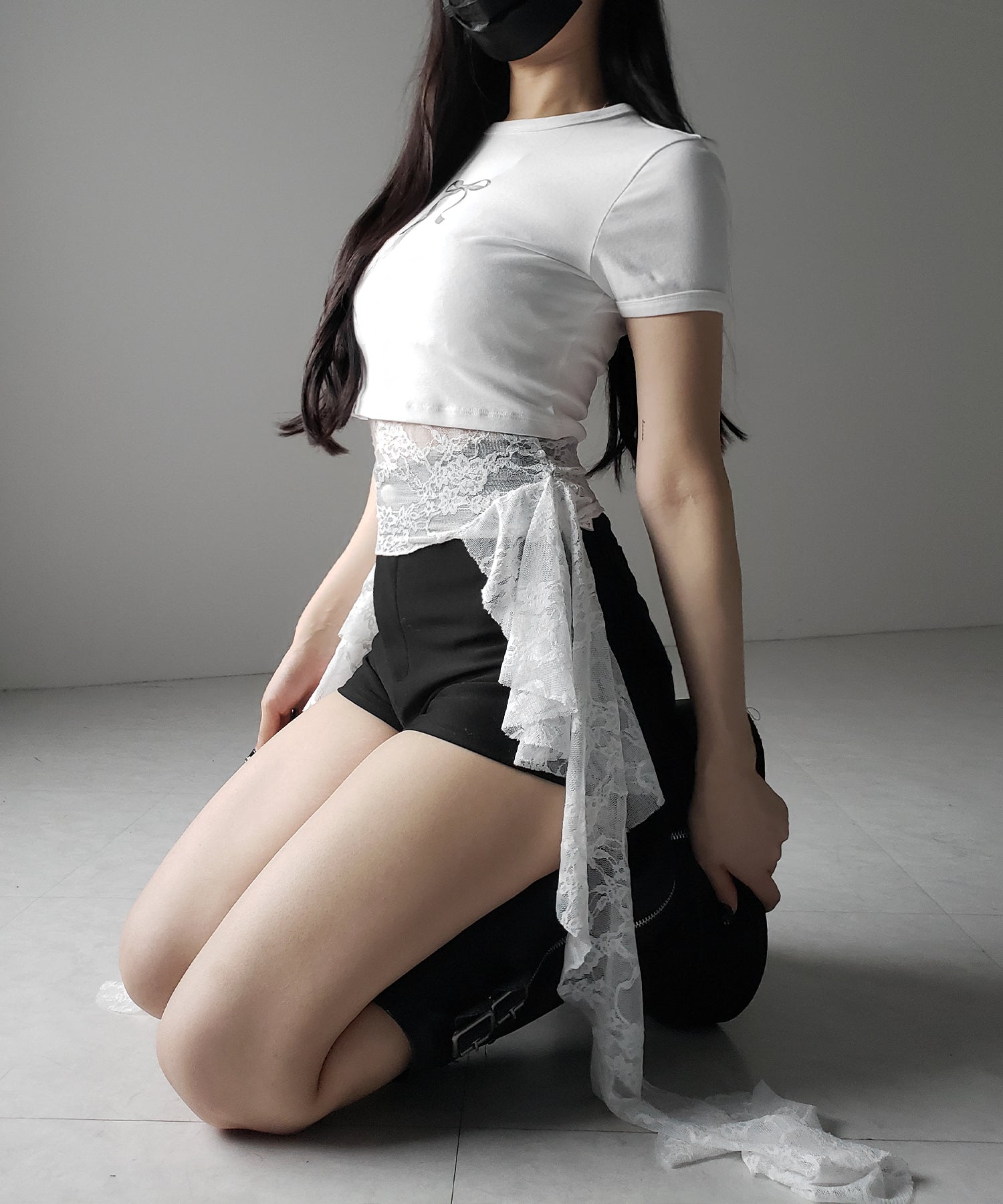 【 2color 】アシンメトリーフリルレースベアトップス / asymmetry frill lace bare tops