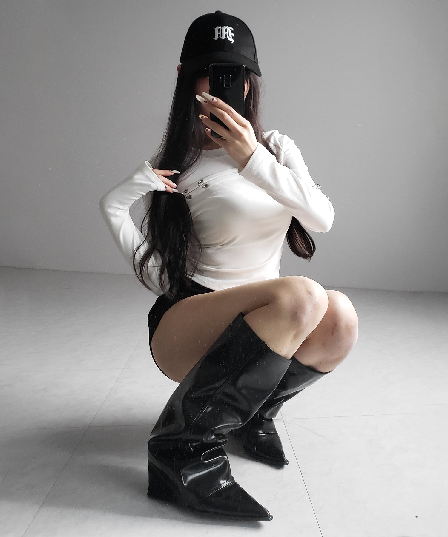 ピアッシングカットアウトスリムロンT/ piercing cutout slim long sleeve T-shirts