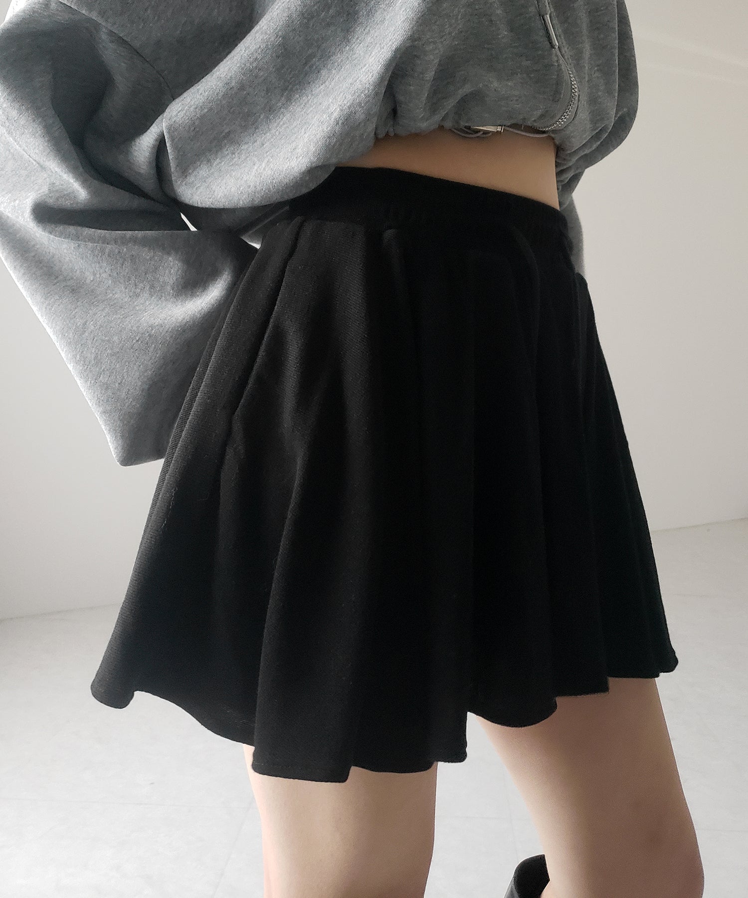 【インナーパンツ裏地付 】ハイウエストカットフレアミニスカート / High waist cut flare mini skirt