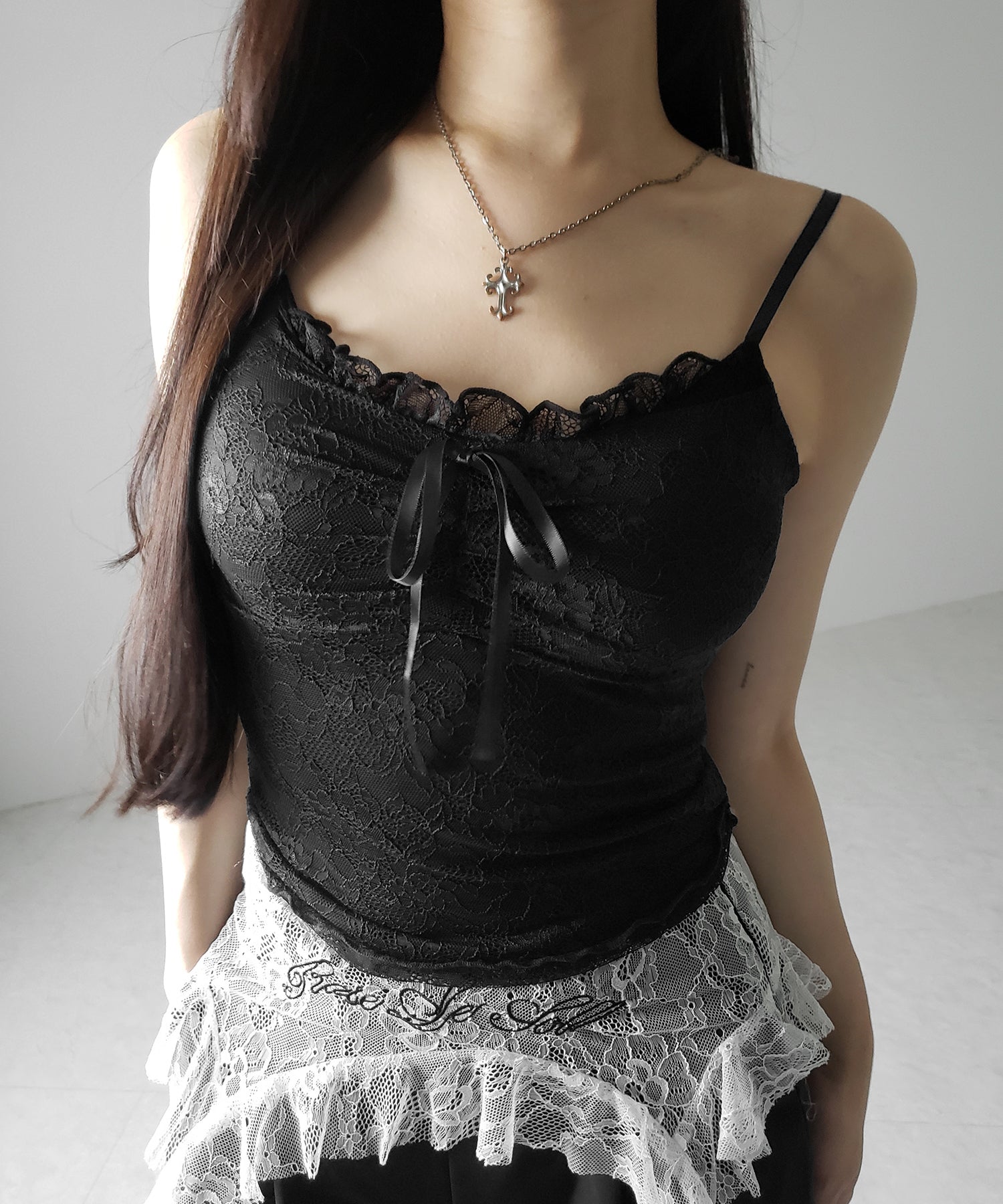 【 2color 】フロントリボンレースレイヤードキャミソール / front ribbon lace layered camisole