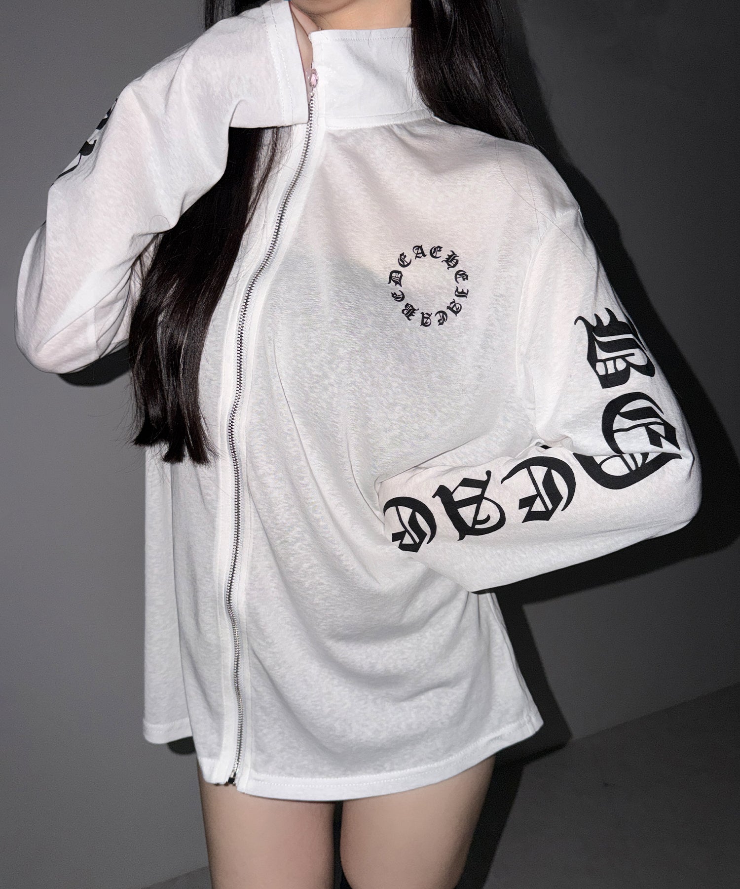 グランジロゴスタンドジップアップオーバーシアートップス / grunge logo stand zipup over sheer tops