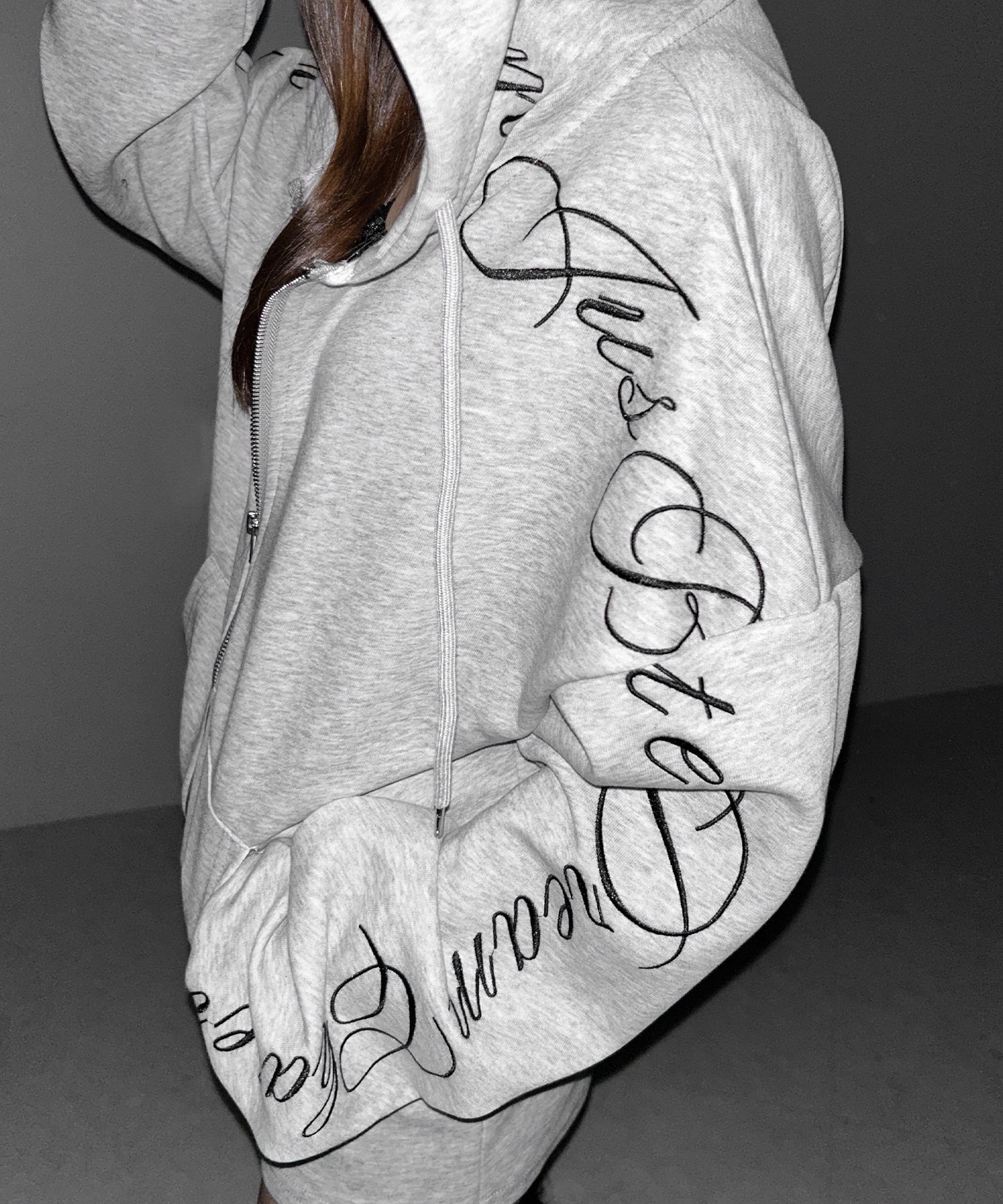 【 セットアップ 】レタリングロゴ刺繍ジップアップパーカー&ショートパンツ / lettering logo embroidery zip-up hoodie & short pants SETUP