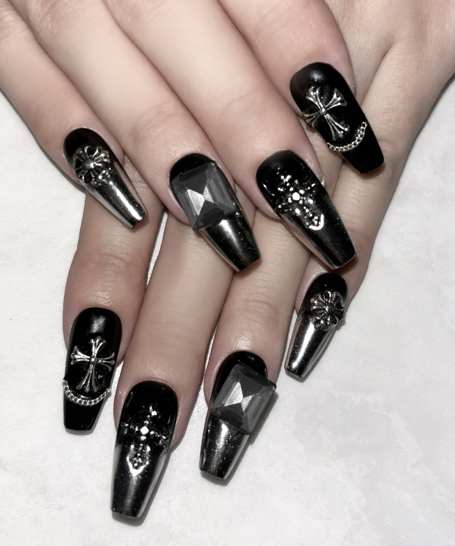 チェーンクロスブラックミラースクエアネイルチップ / chain cross black mirror square nail tips