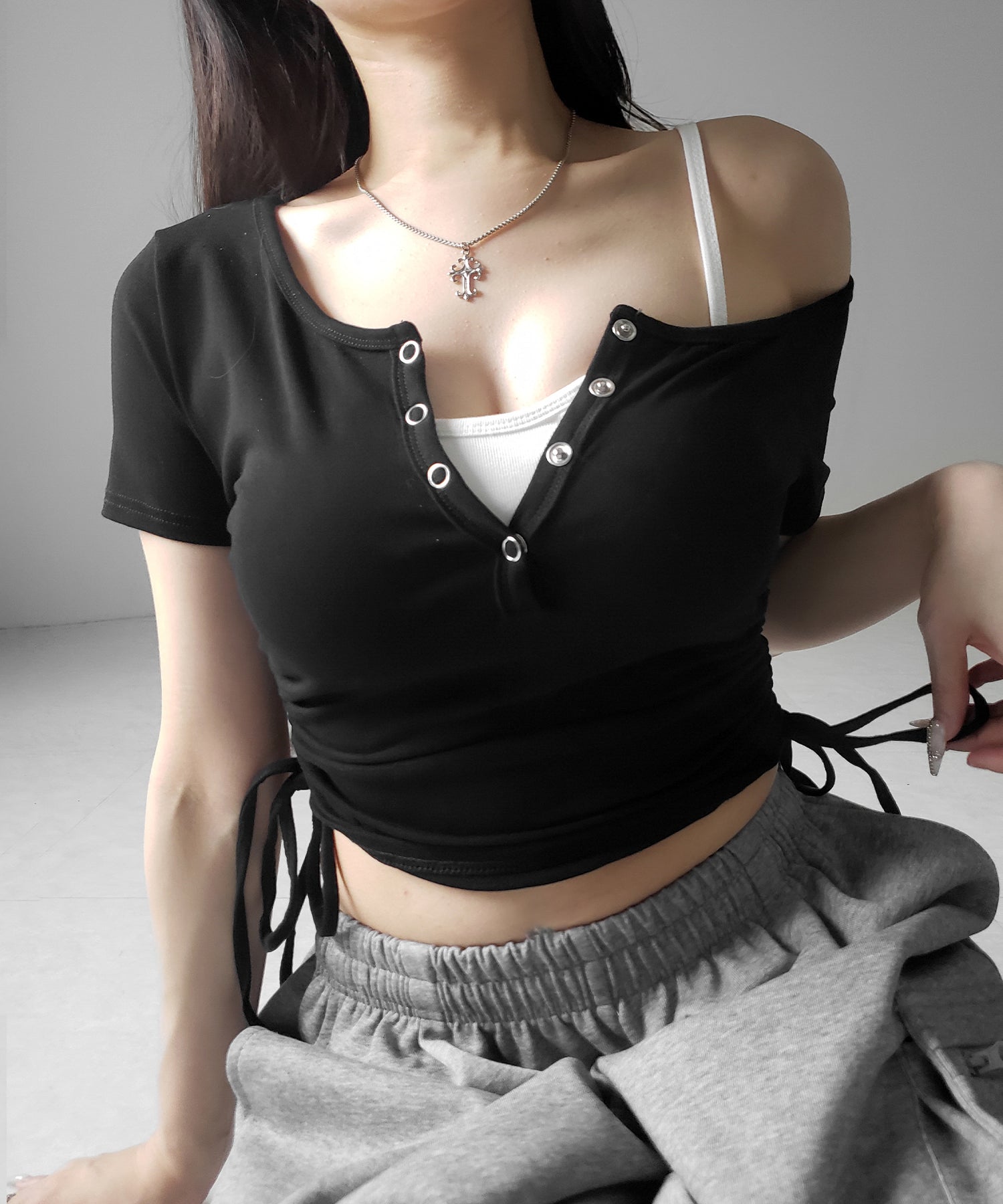【 2点セット 】ヘンリーネックサイドリボン半袖ぴちTシャツ / Henley neck side ribbon short-sleeve pichi T-shirt