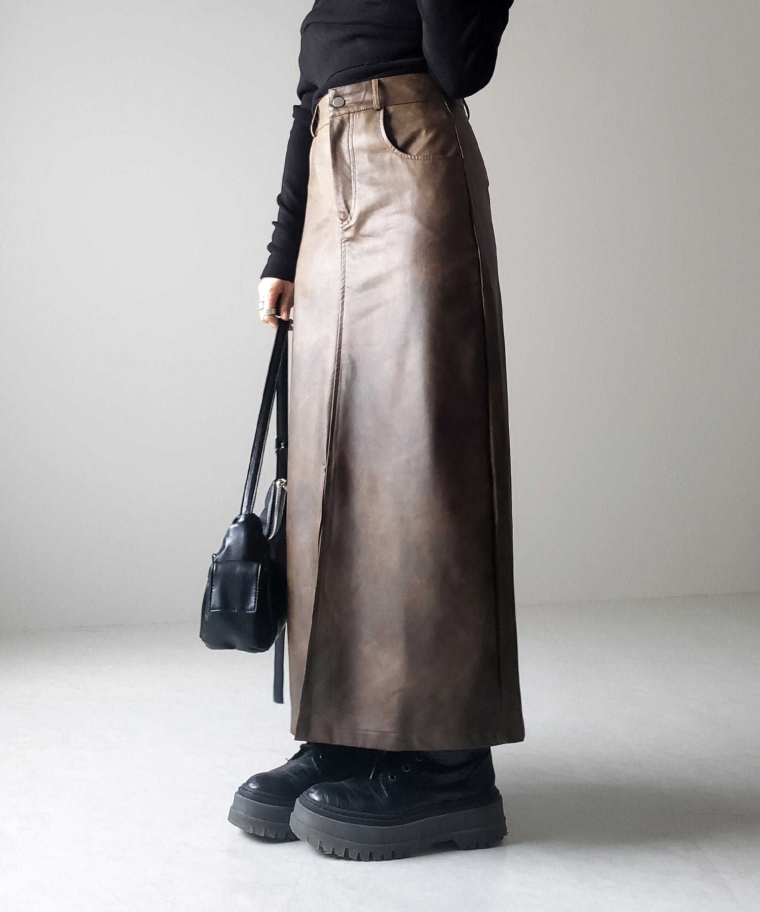 【 3color / 3size 】フロントスリットヴィンテージフェイクレザースカート