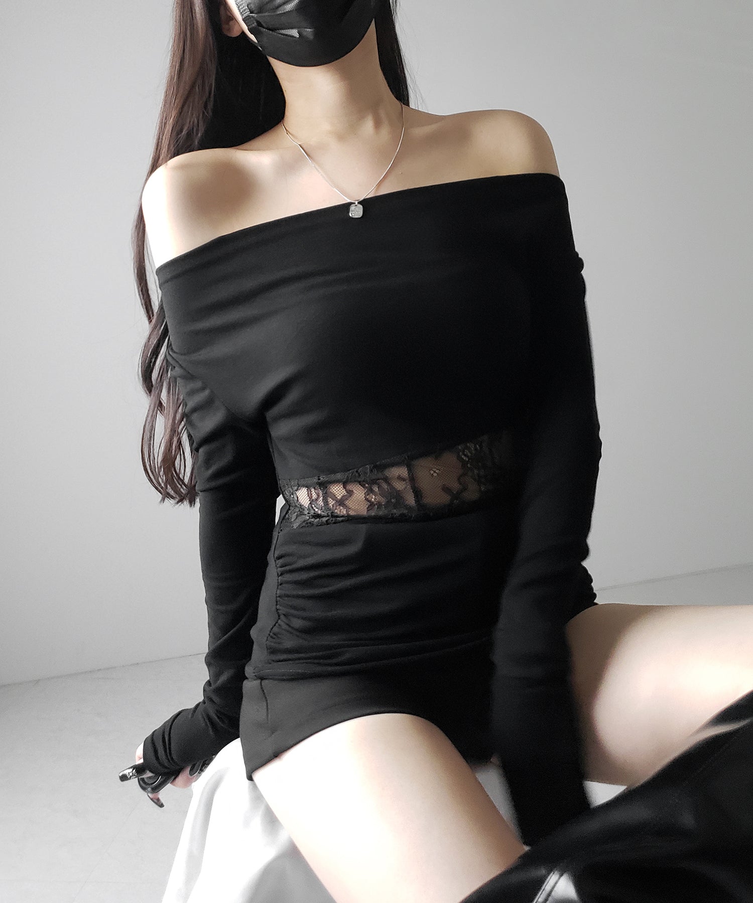 【 2color 】ウエストレースカットアウトオフショルトップス / waist lace cutout offshoulder tops