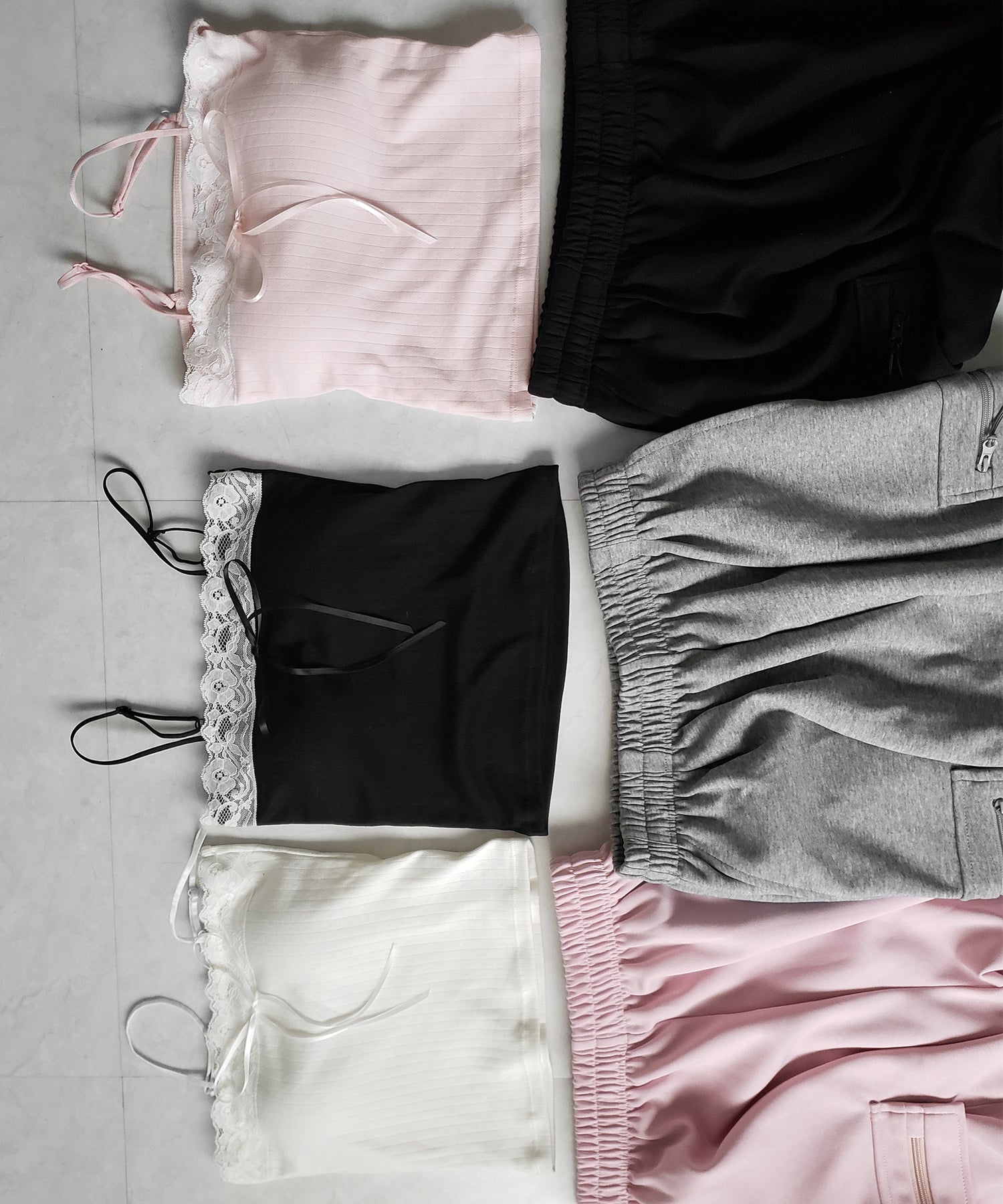 フロントリボンレースショートキャミソール / front ribbon lace short camisole
