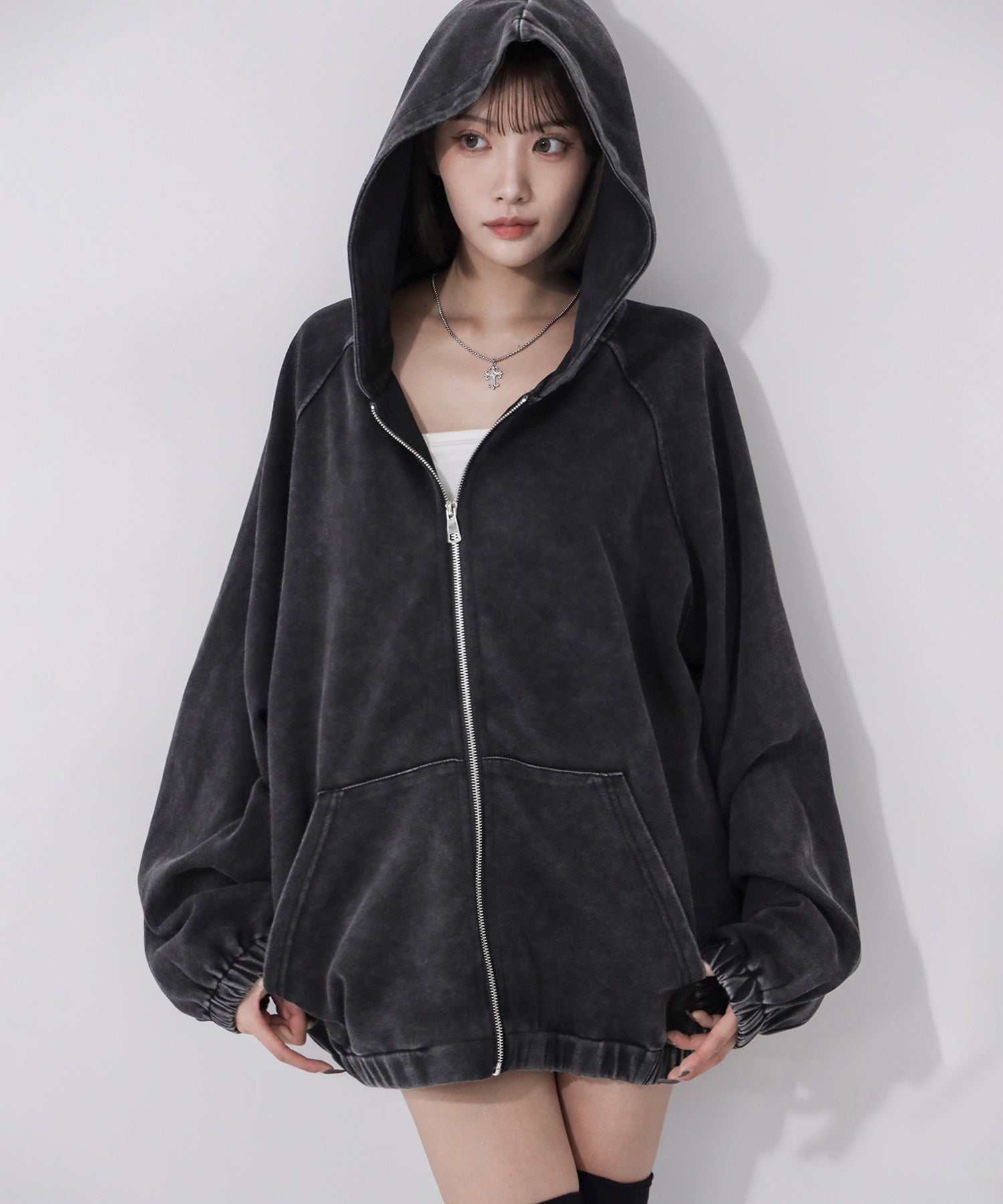 ピグメントヴィンテージ加工ジップアップパーカー / Pigment vintage zip-up hoodie