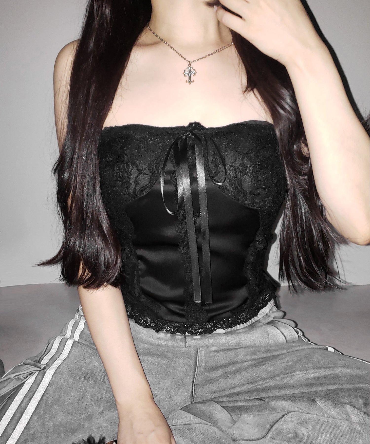 【 2color 】フロントリボンレースフリルコルセットベアトップ / front ribbon lace frill corset bare top
