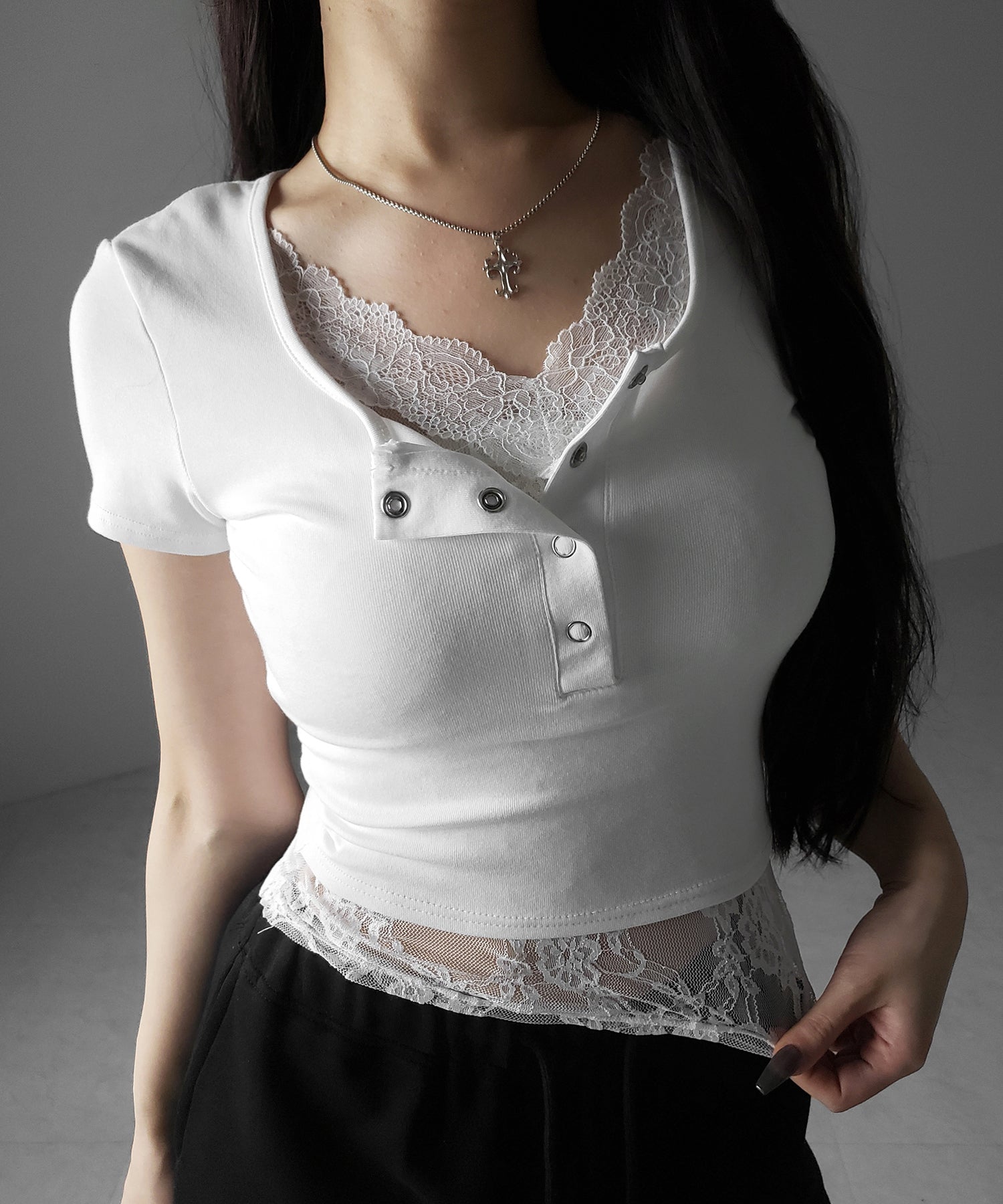 レースレイヤードヘンリーネックスクエア半袖Tシャツ / lace layered henley neck square short sleeve T-shirt