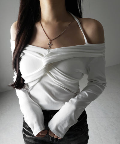 クロスギャザーオフショルカットソートップス / cross gather off shoulder cutsew tops