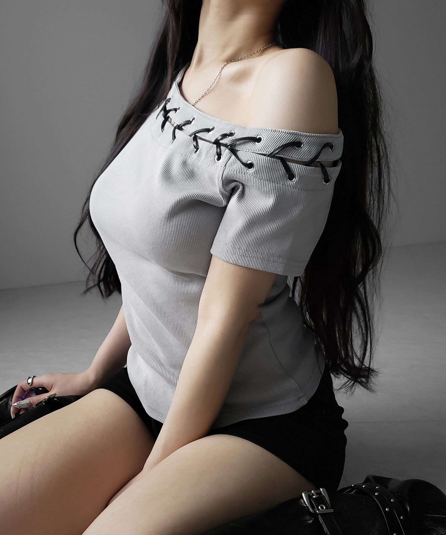 ヴィンテージカットアウトレースアップ半袖ワンショルリブトップス / vintage cutout laceup short sleeve one shoulder lib tops