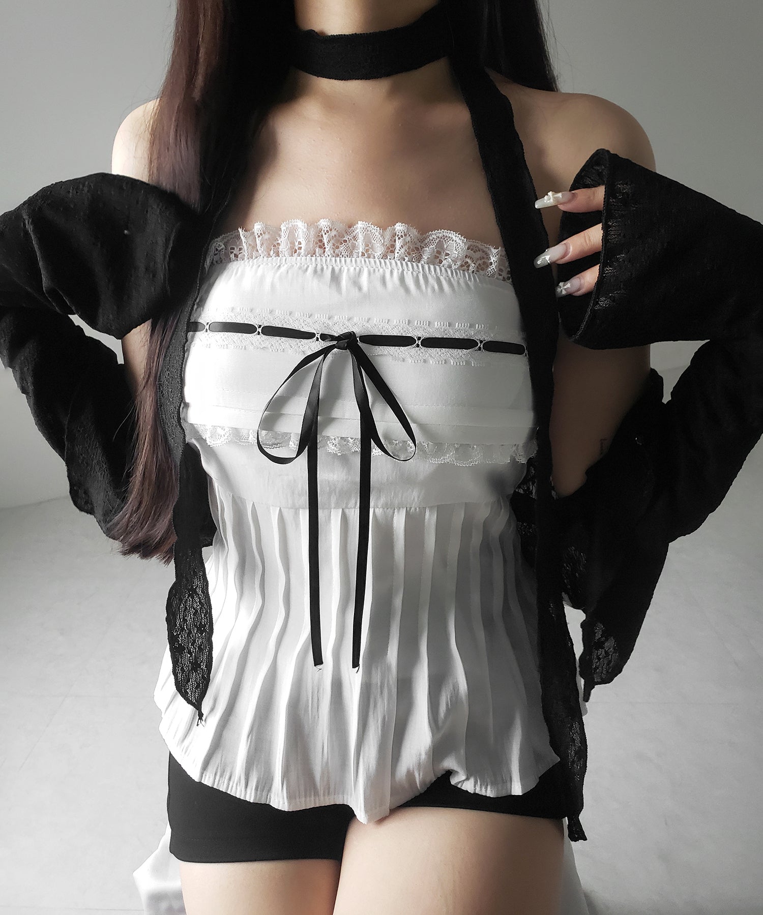 【 2color 】フロントリボンレースフレアベアトップ / front ribbon lace flare bare top