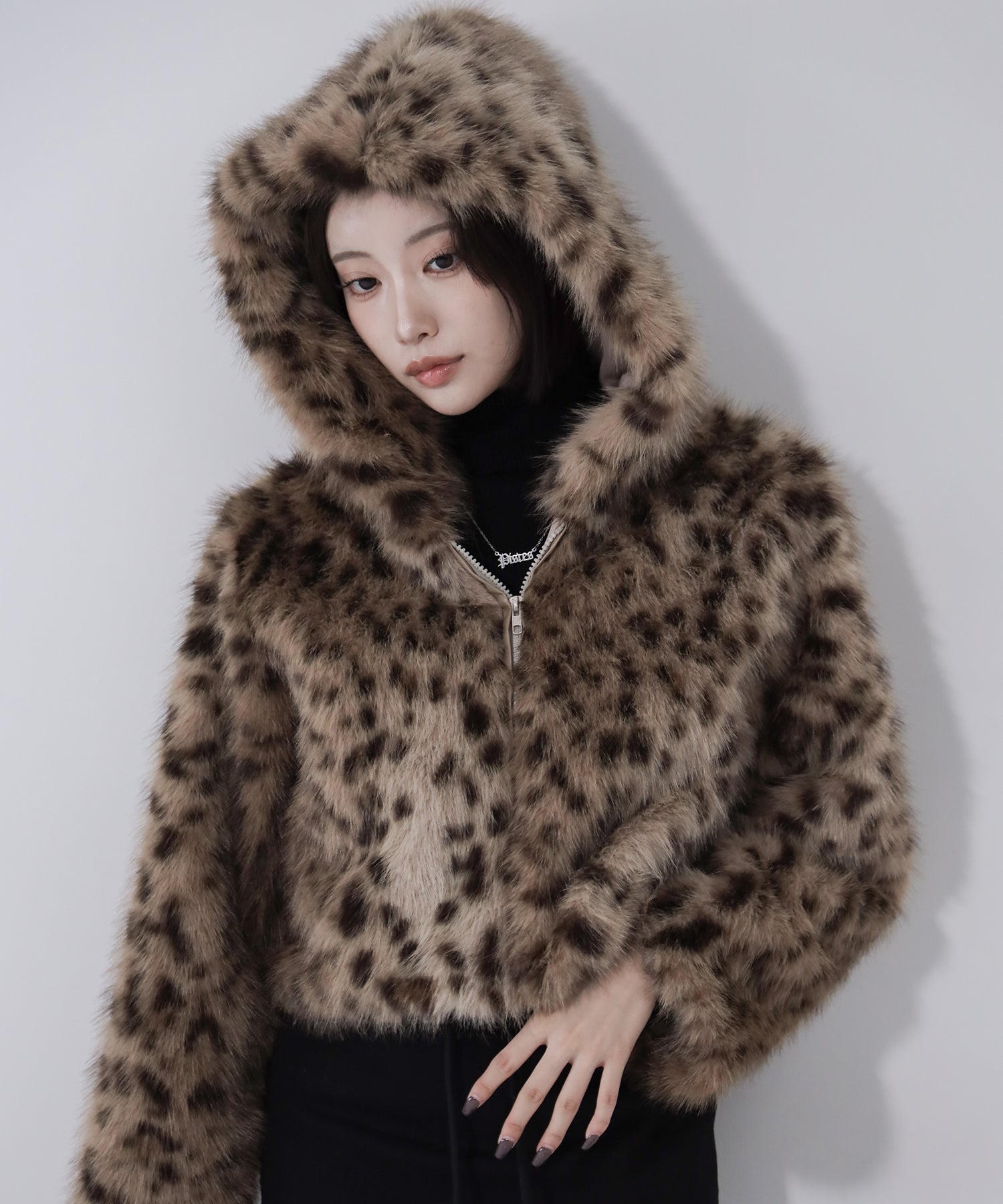 レオパードフェイクファーフーディショートコート / reopard fakefur hoodie short coat
