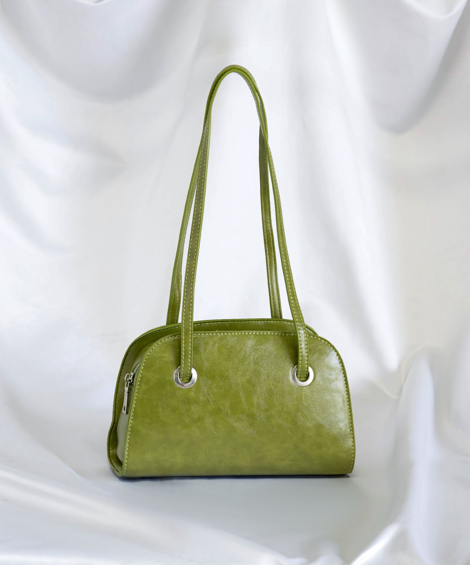 ハーフムーンロングコードショルダーバッグ / half moon long cord shoulder bag