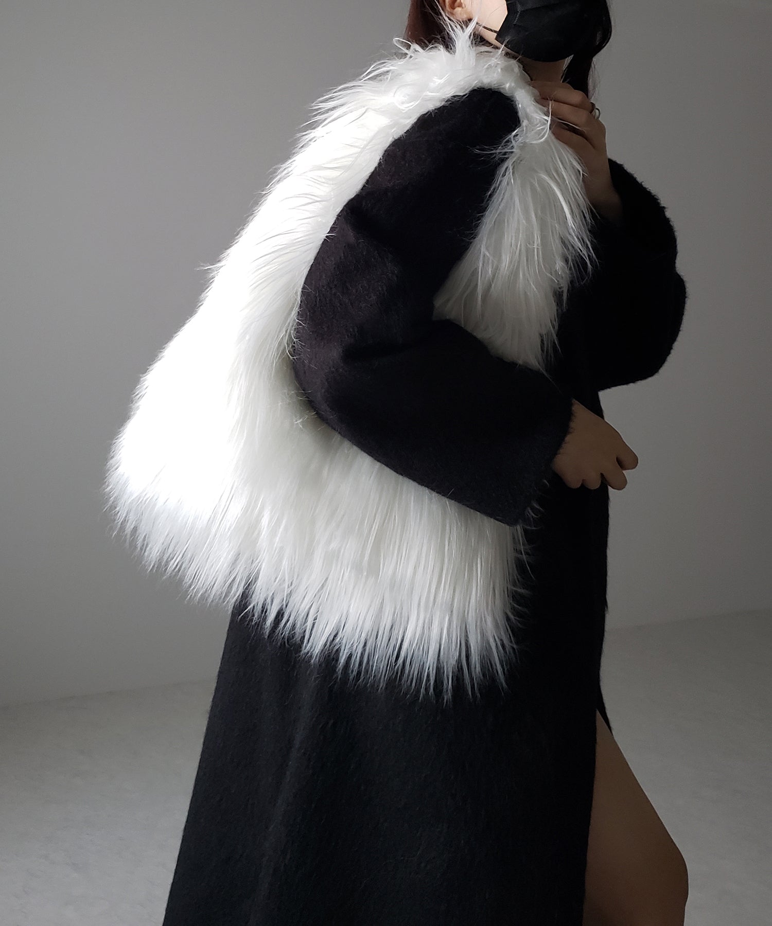 【 5color 】シャギーファーワンハンドルショルダーバッグ / shaggy fur onehandle shoulder bag
