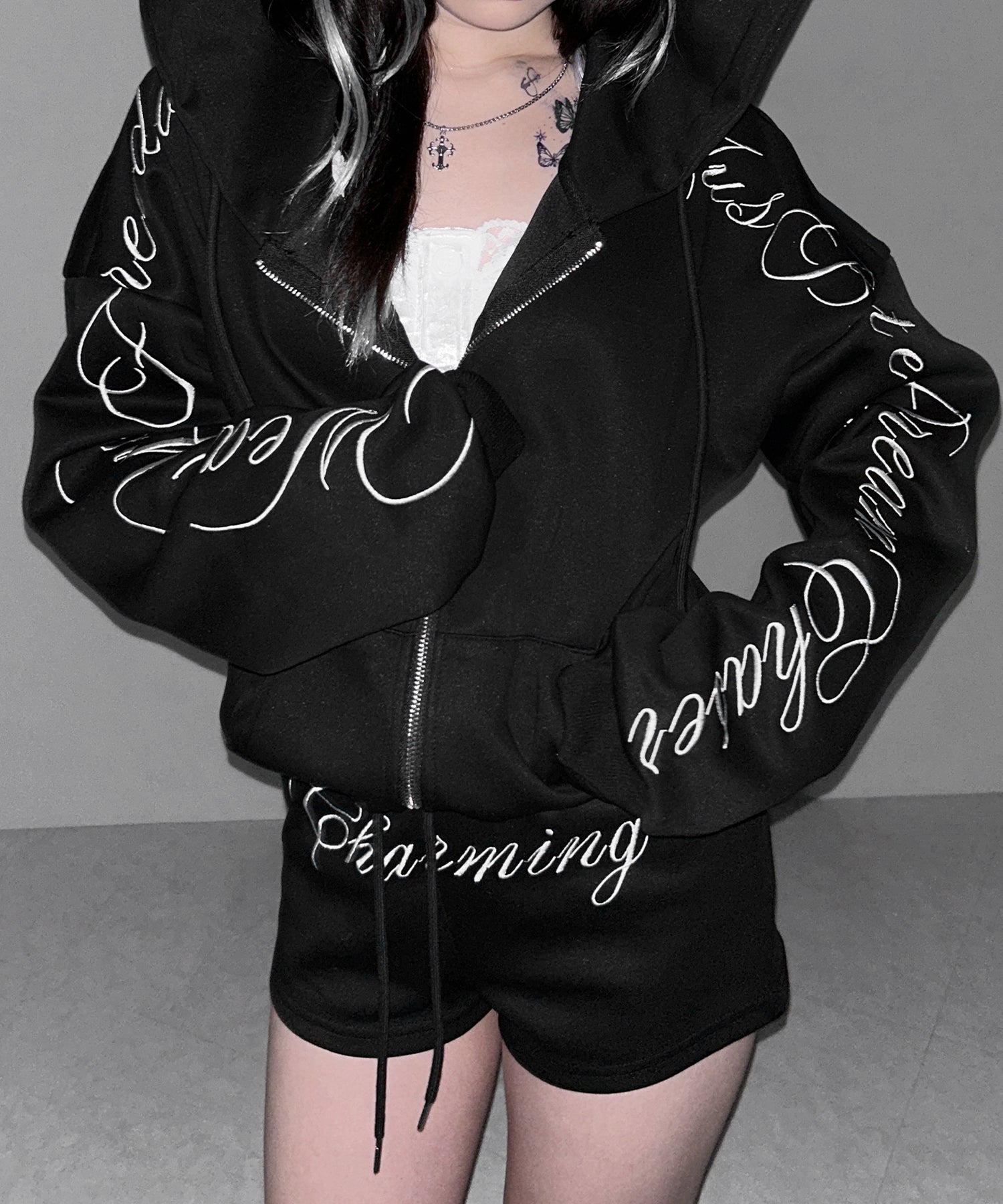 【 セットアップ 】レタリングロゴ刺繍ジップアップパーカー&ショートパンツ / lettering logo embroidery zip-up hoodie & short pants SETUP