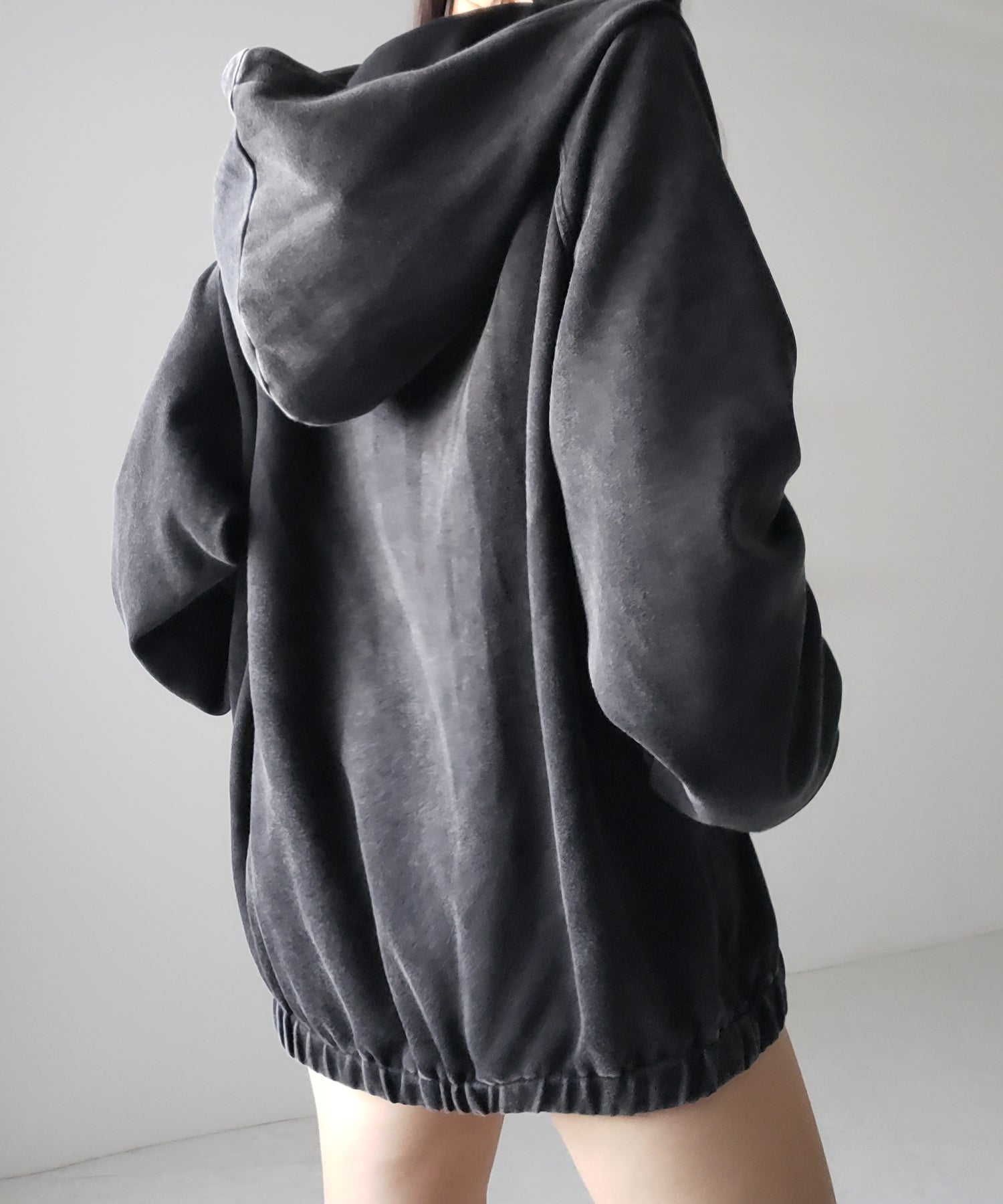ピグメントヴィンテージ加工ジップアップパーカー / Pigment vintage zip-up hoodie