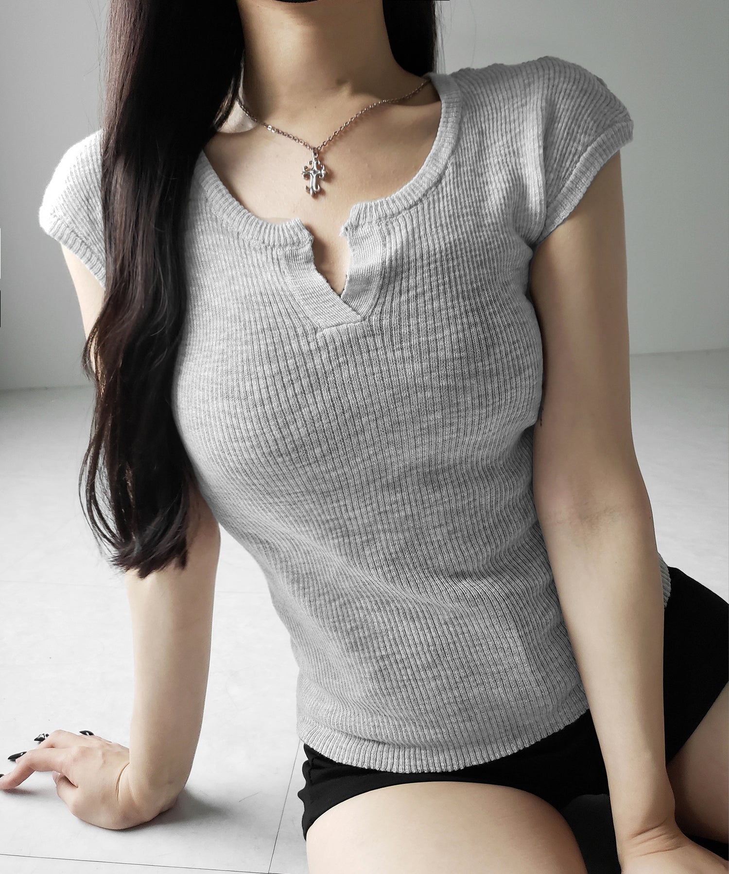 キーネックルーズシアーリブニットトップス / key neck loose sheer rib knit tops