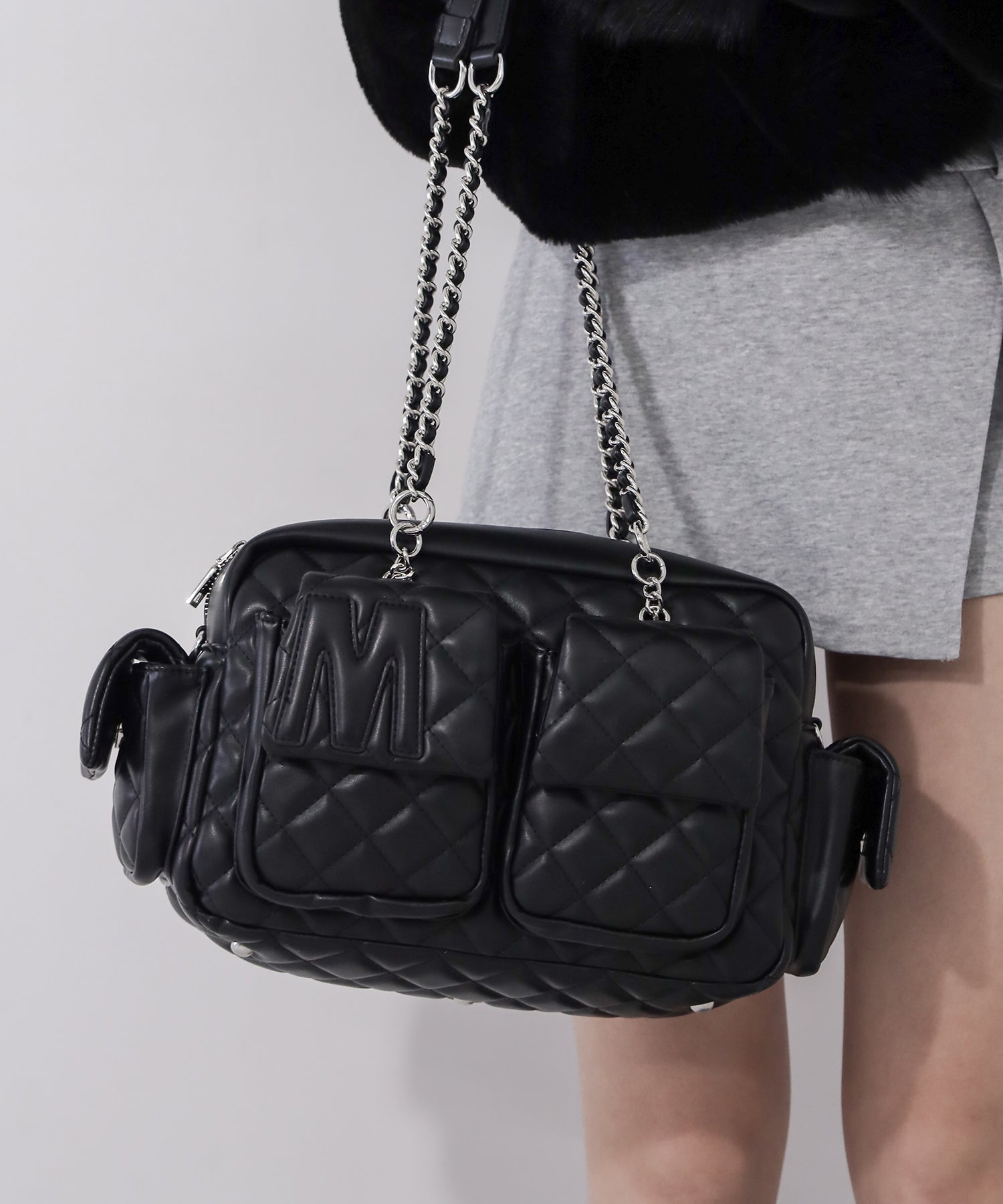 【 2WAY 】Mロゴフェイクレザーキルティングチェーンショルダーバッグ / M logo fake leather quilting chain shoulder bag