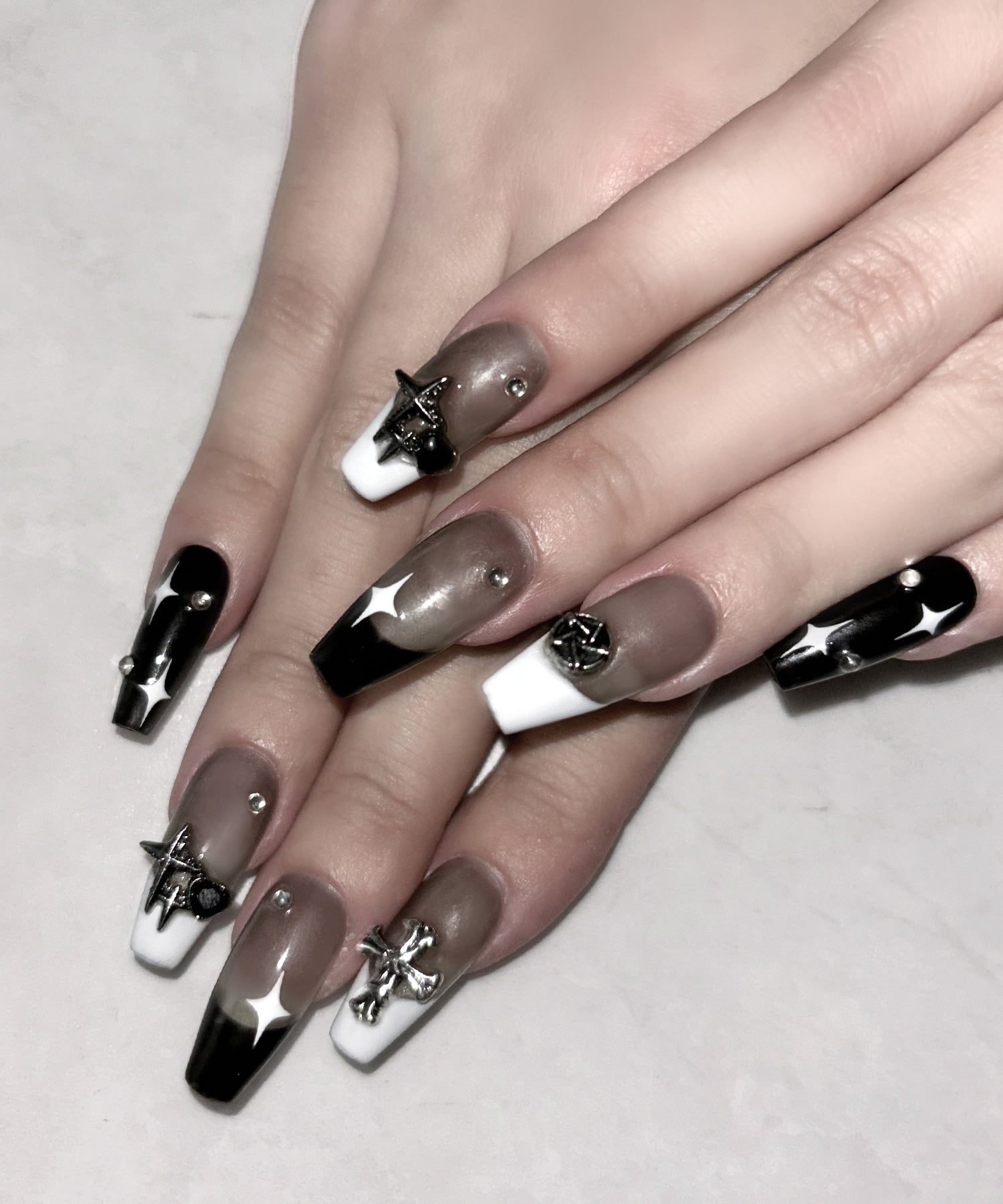 モノトーンクロスキラキラフレンチネイルチップ / monotone cross kirakira french nail tips