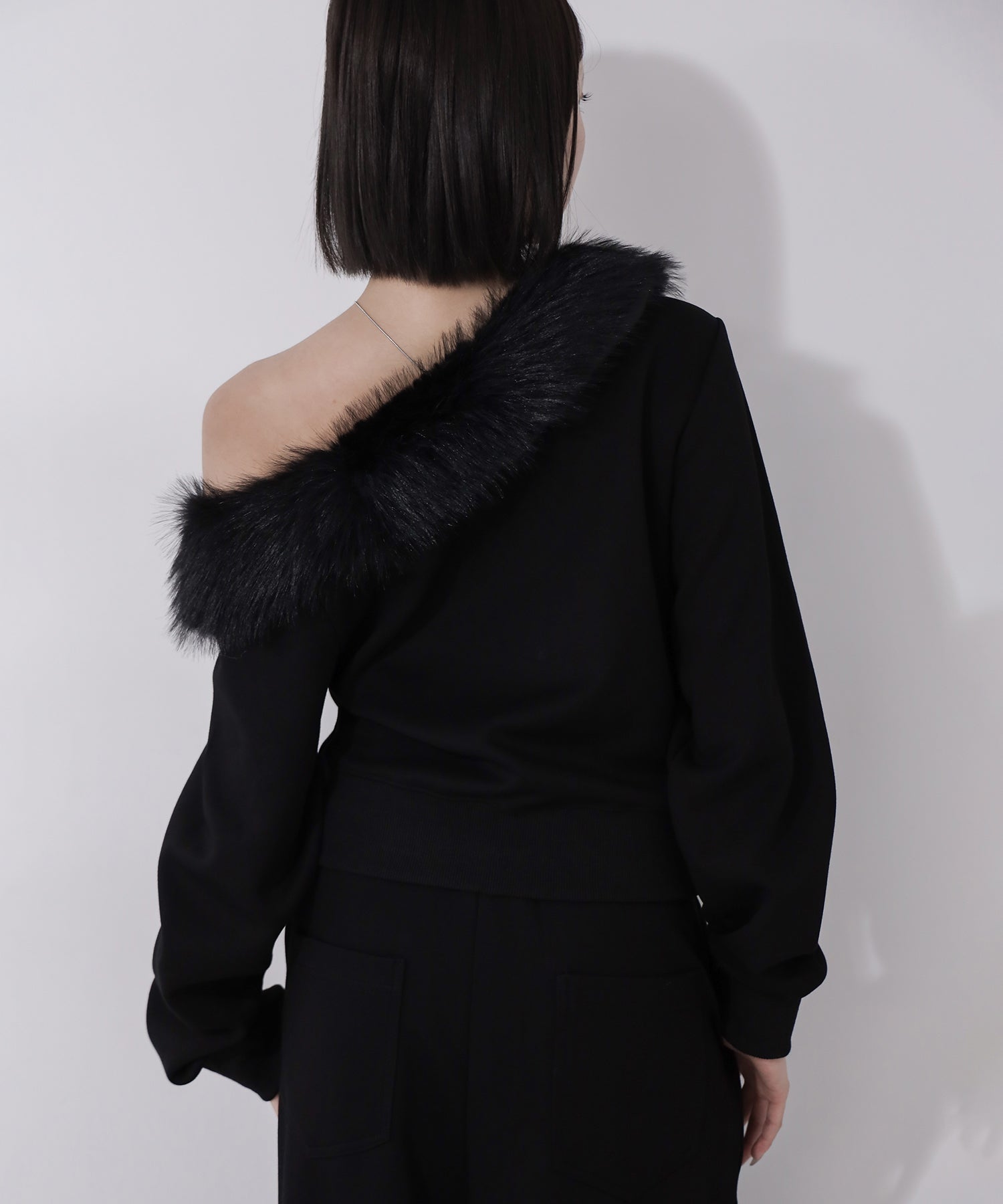 【 セットアップ 】ファーダブルジップワンショルスウェット&タックワイドスウェットパンツ / Fur double-zip one-shoulder sweatshirt & tuck wide sweatpants SETUP