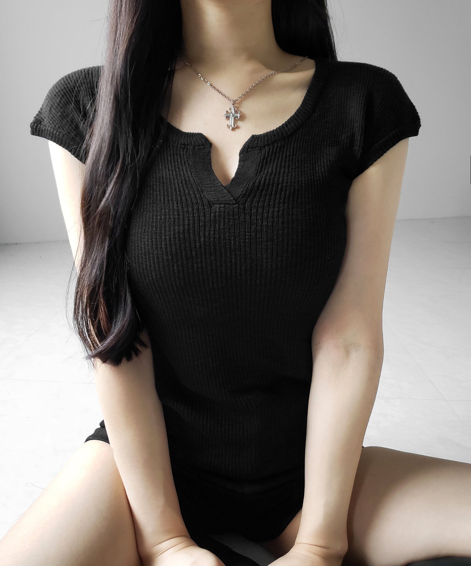 キーネックルーズシアーリブニットトップス / key neck loose sheer rib knit tops