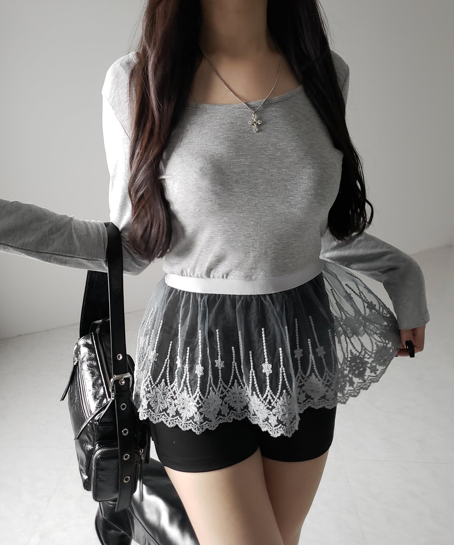 【 2color 】裾レースフリルレイヤード長袖トップス / hem lace frill layered long sleeve tops