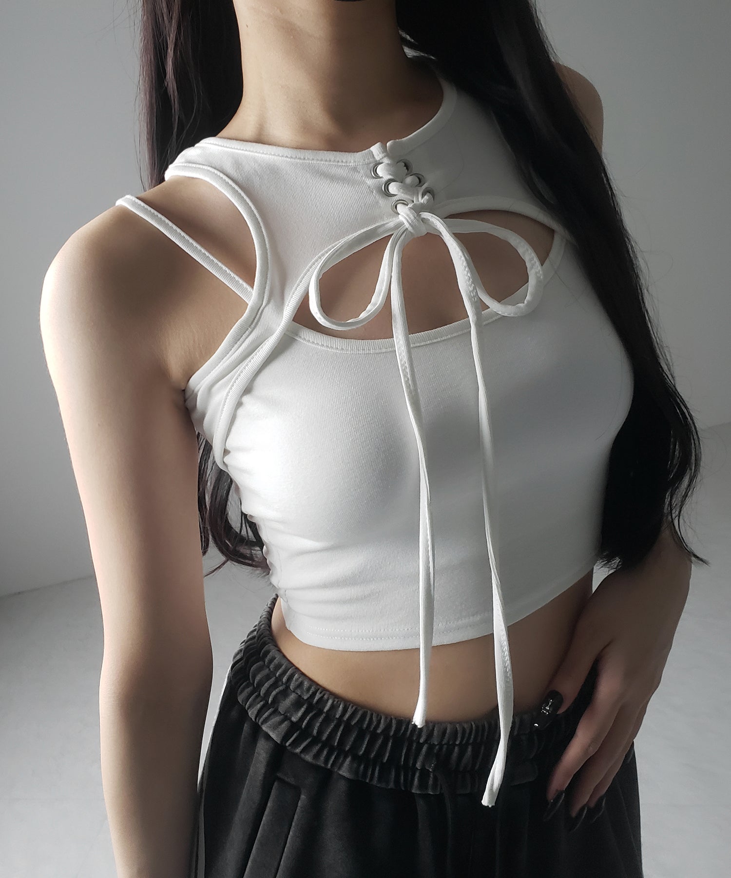 レースアップリボンカットアウトリブショートタンク / laceup ribbon cutout rib short tank