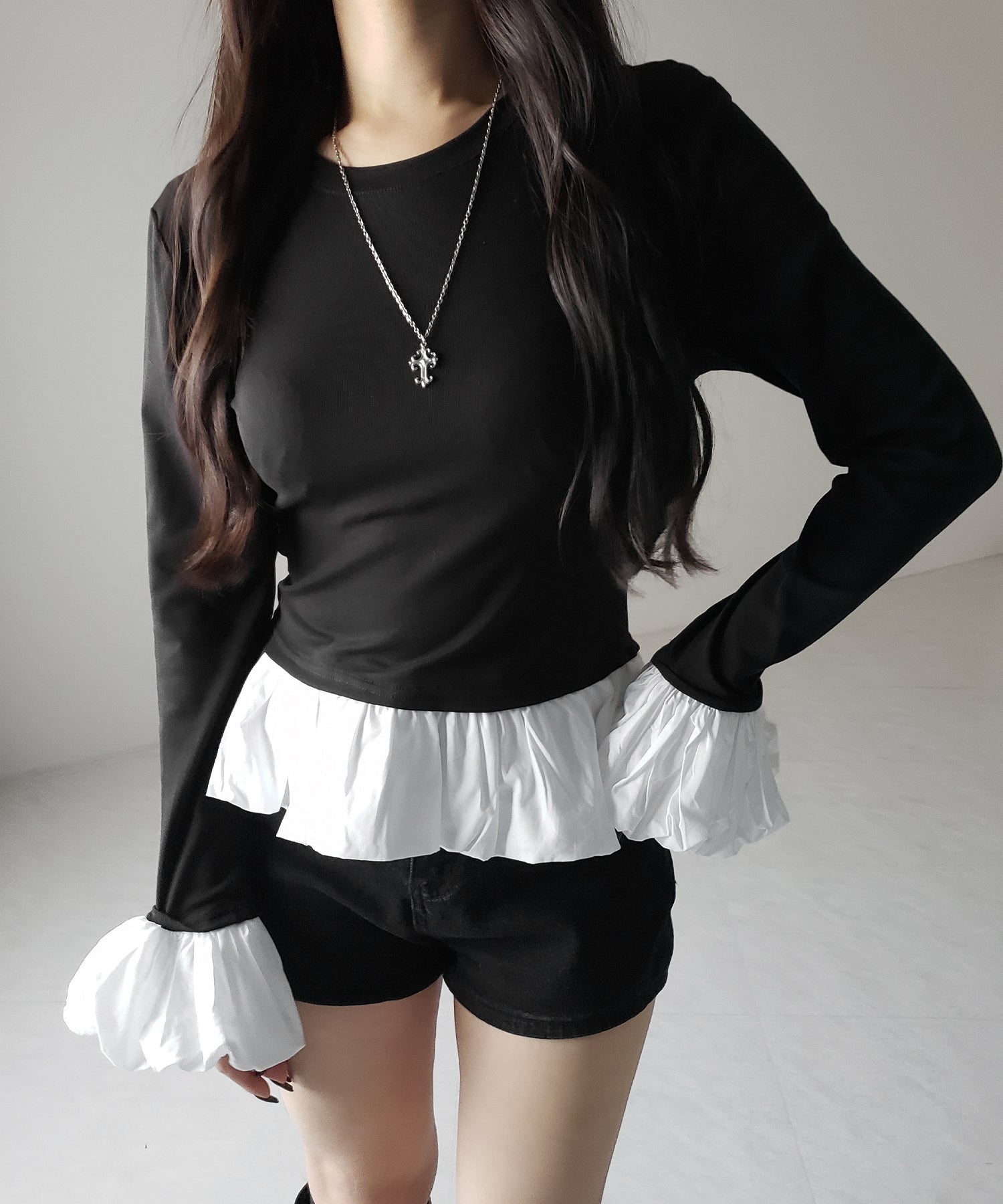 【 2color 】裾バルーンフリルカットソートップス / hem balloon frill cutsew tops