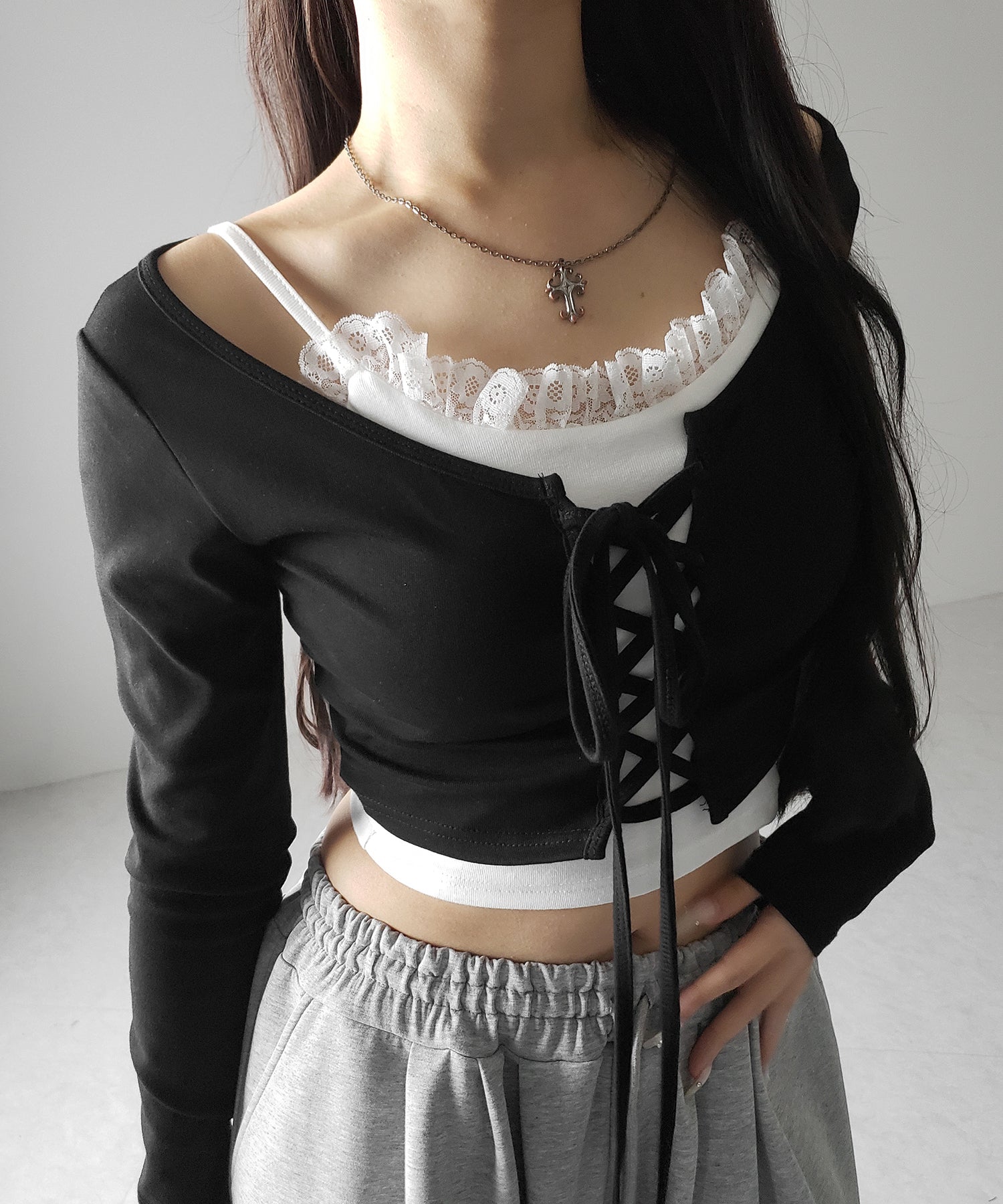 【 新色ピンクが追加!/2点セット 】レースアップリボンショートトップス + レースキャミ SET / lace up ribbon short tops + lace cami SET