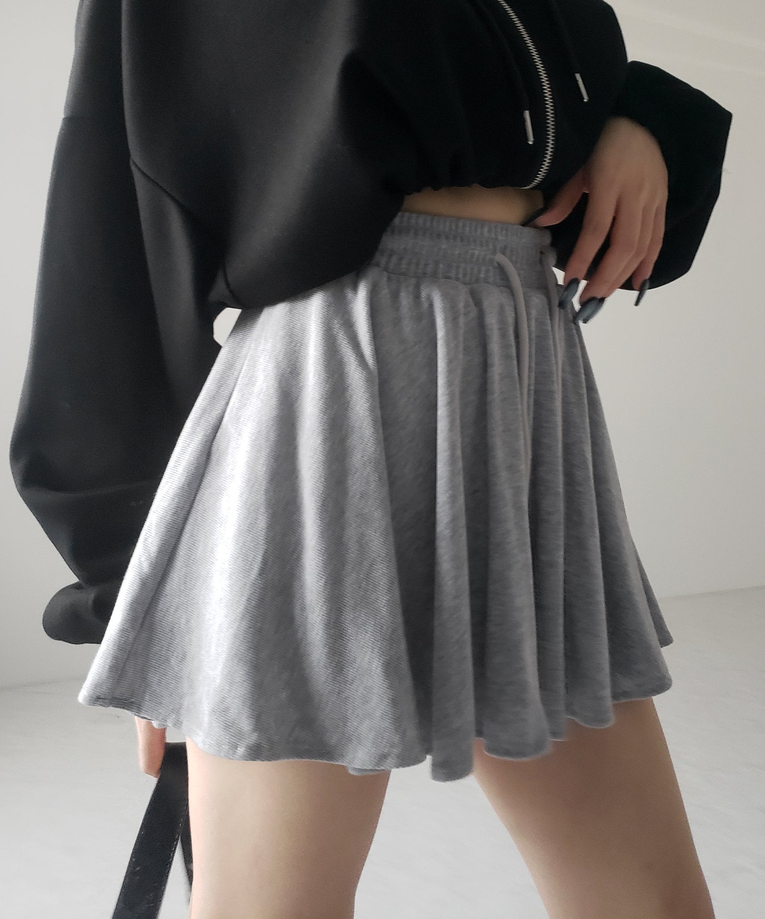 【インナーパンツ裏地付 】ハイウエストカットフレアミニスカート / High waist cut flare mini skirt
