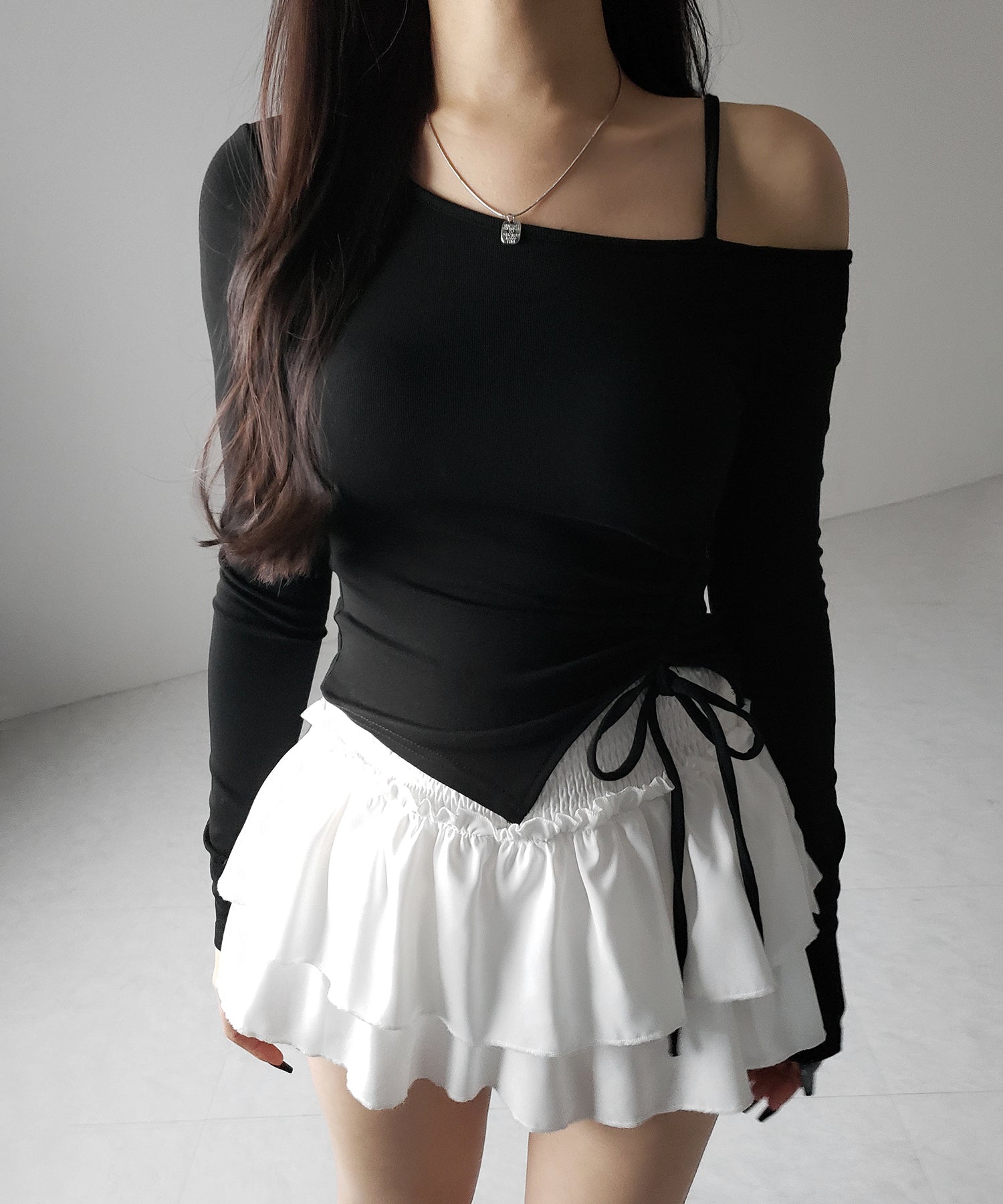 【 裏起毛 / カップ付 】サイドシャーリングリボンワンショルトップス / side shirring ribbon one shoulder tops