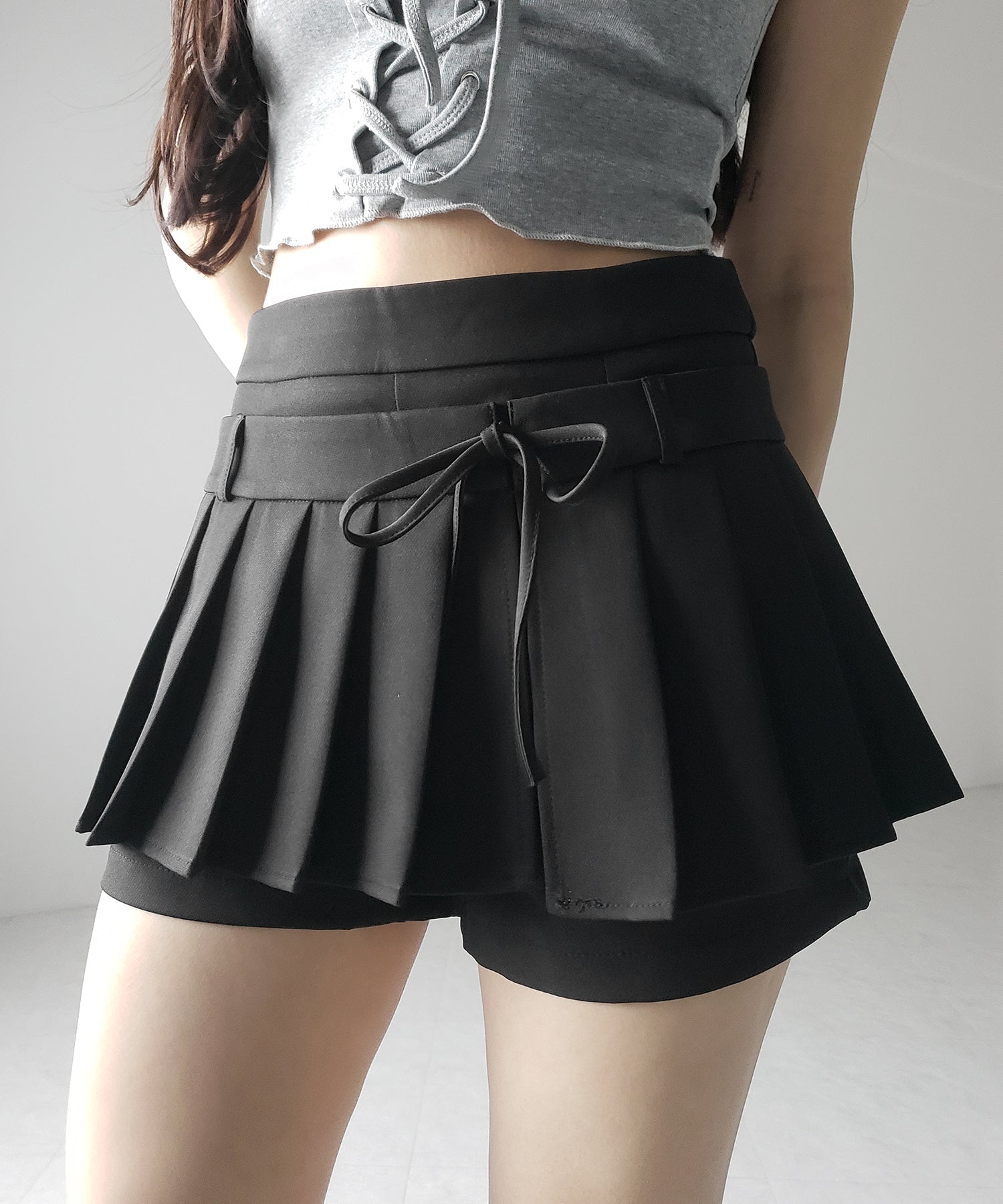 ストラップリボンプリーツショートパンツ / strap ribbon pleated short pants