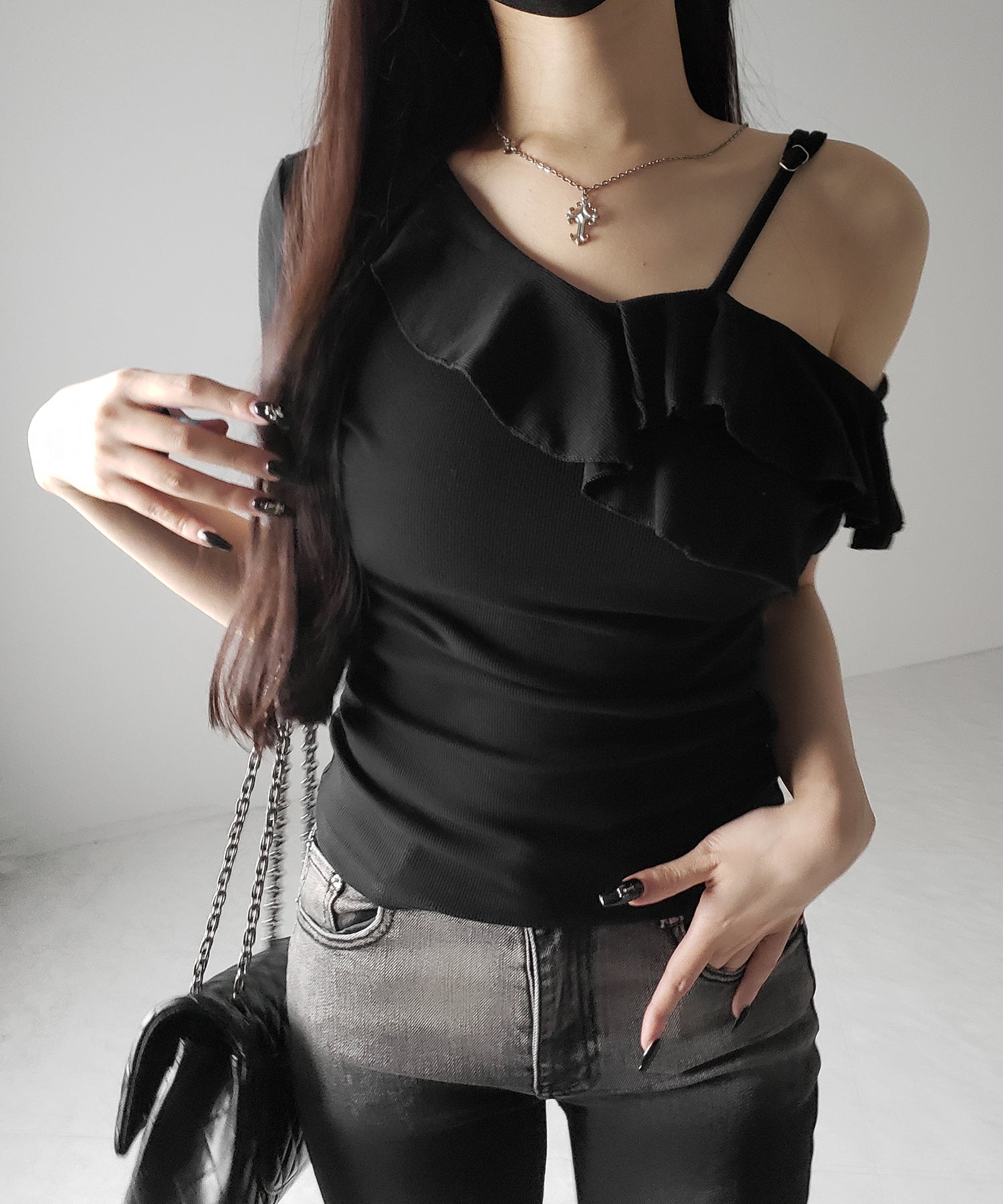 ワンショルストラップフリルリブTシャツ / one shoulder strap frill ribbed T-shirt