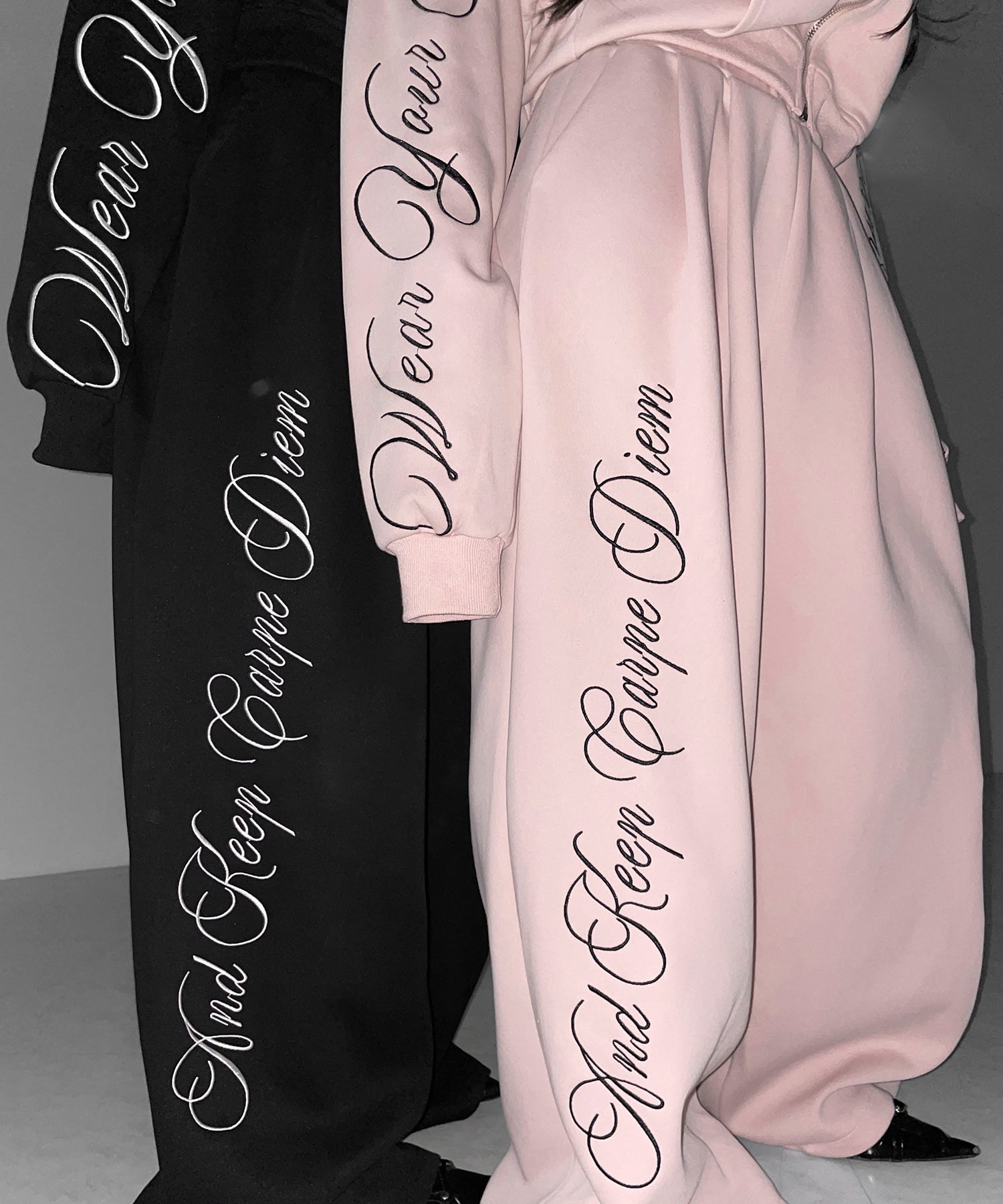 レタリングロゴ刺繍ワイドスウェットパンツ / lettering logo embroidery wide sweatpants