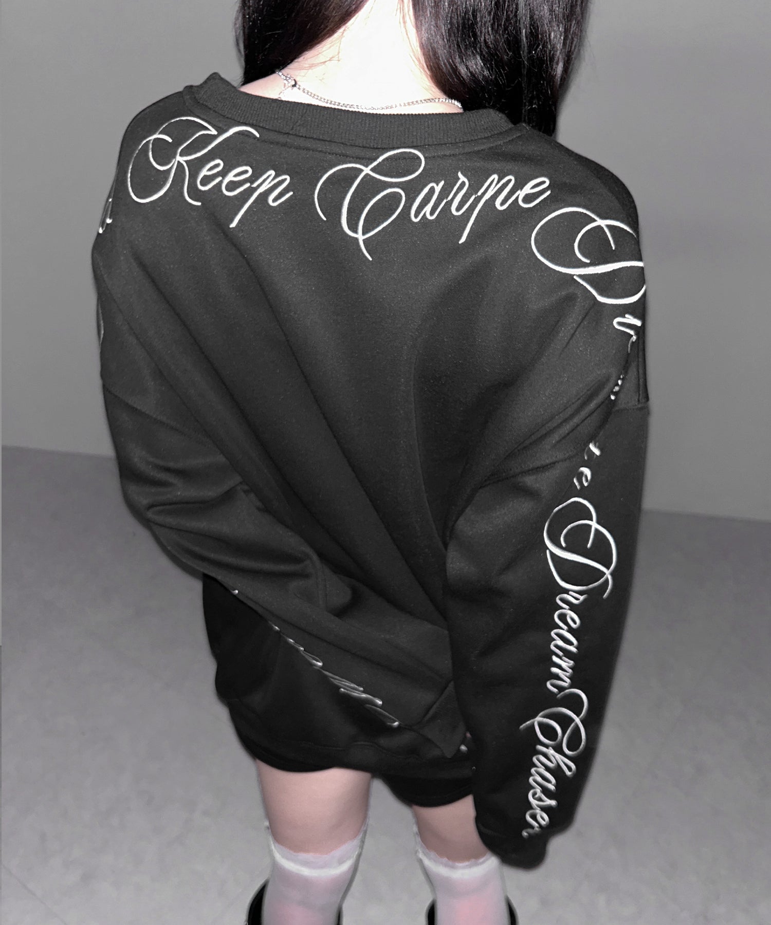 レタリングロゴ刺繍スウェットプルオーバー / lettering logo embroidery sweat pullover