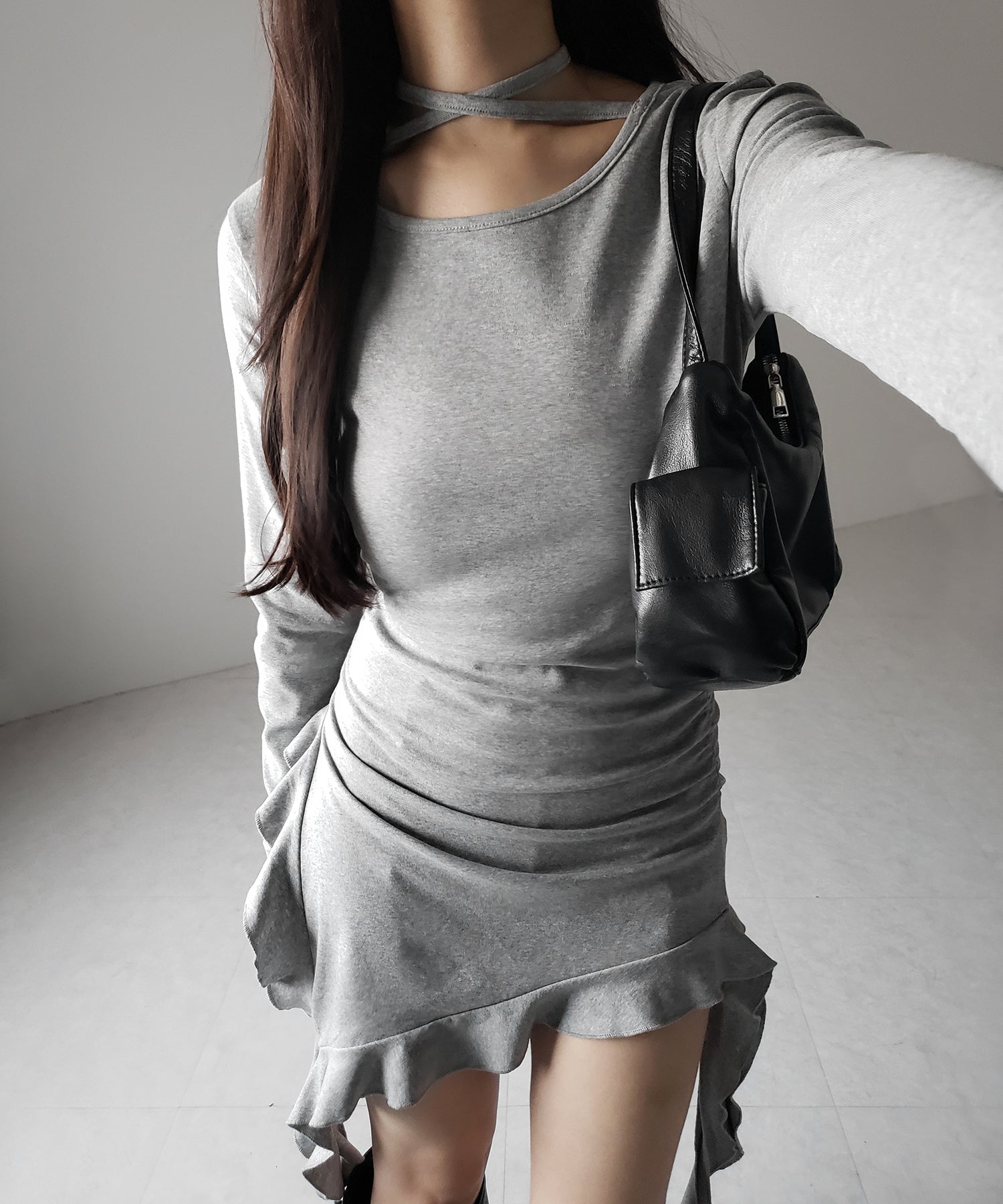 クロスチョーカーアシンメトリーラッフルフリルトップス / cross choker asymmetry ruffle frill tops