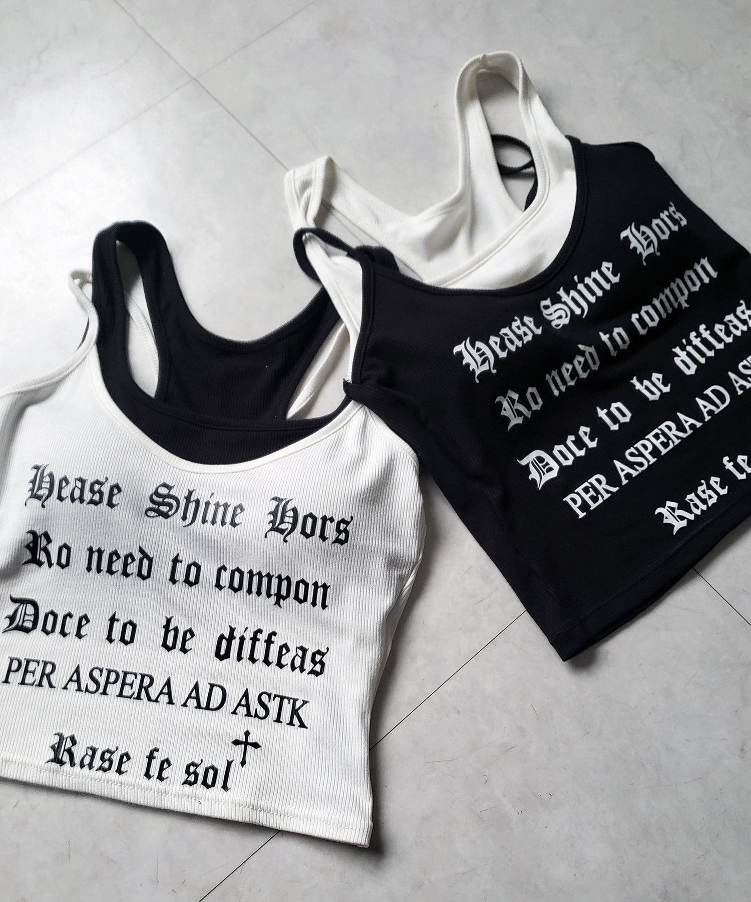 【 2color 】グランジロゴレイヤードキャミソールトップス / grunge logo layered camisole tops